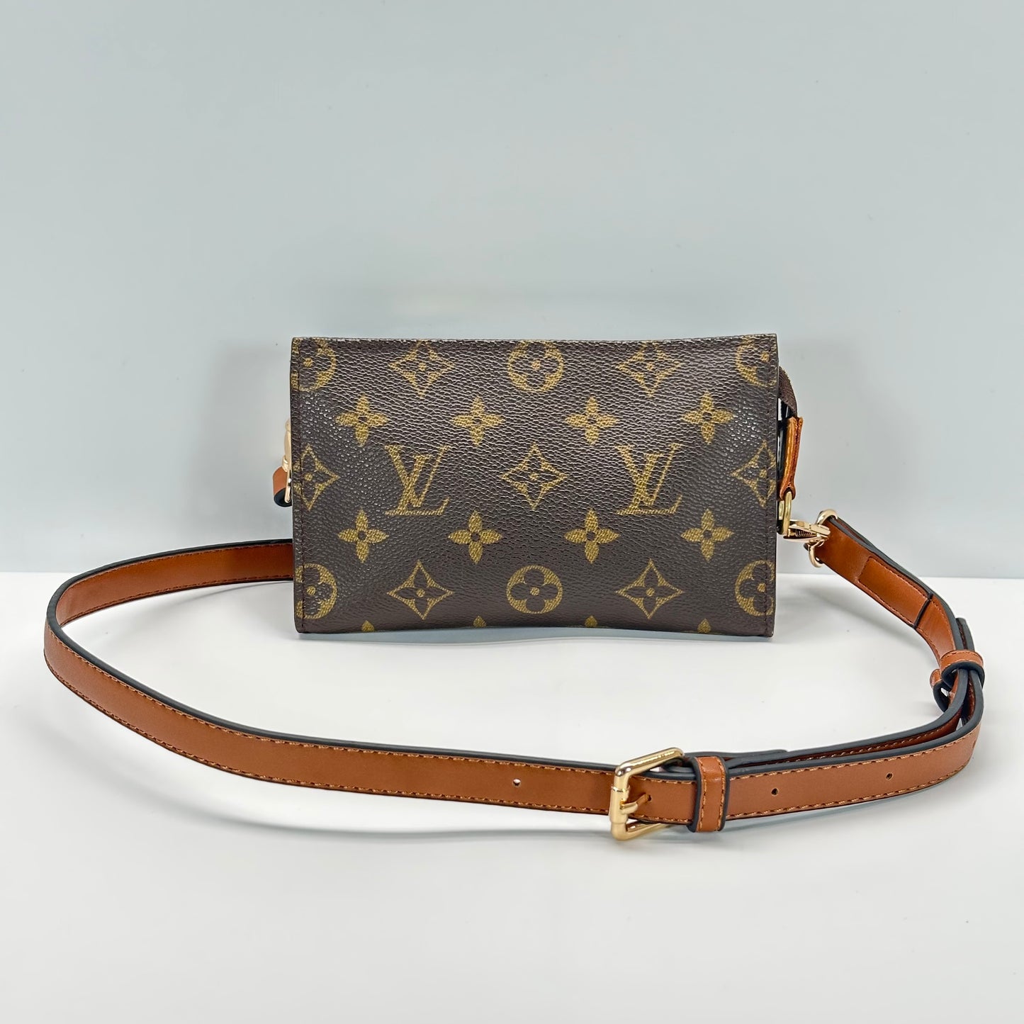 Authentic Louis Vuitton 2000 Monogram Bucket Pouch Crossbody