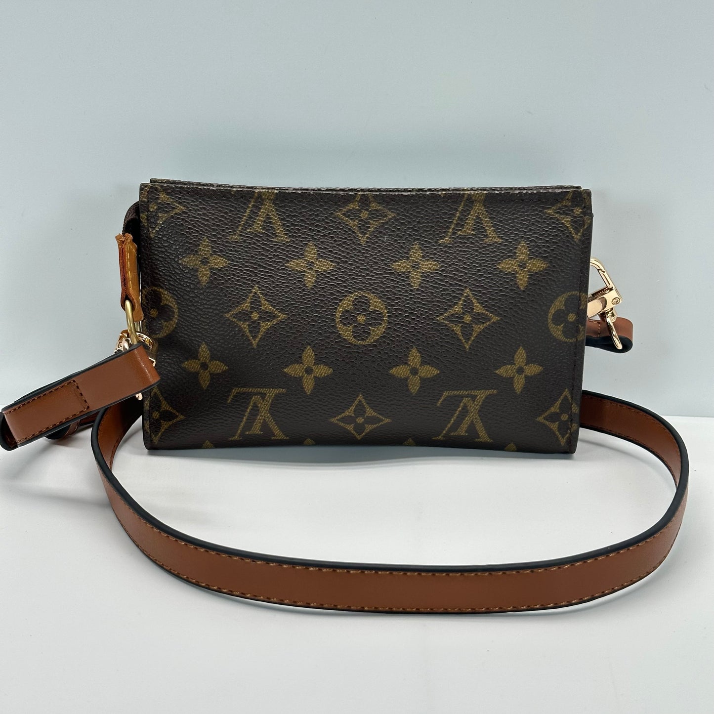 Authentic Louis Vuitton 2000 Monogram Bucket Pouch Crossbody