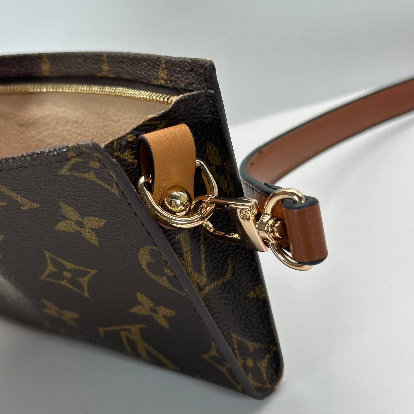 Authentic Louis Vuitton 2000 Monogram Bucket Pouch Crossbody