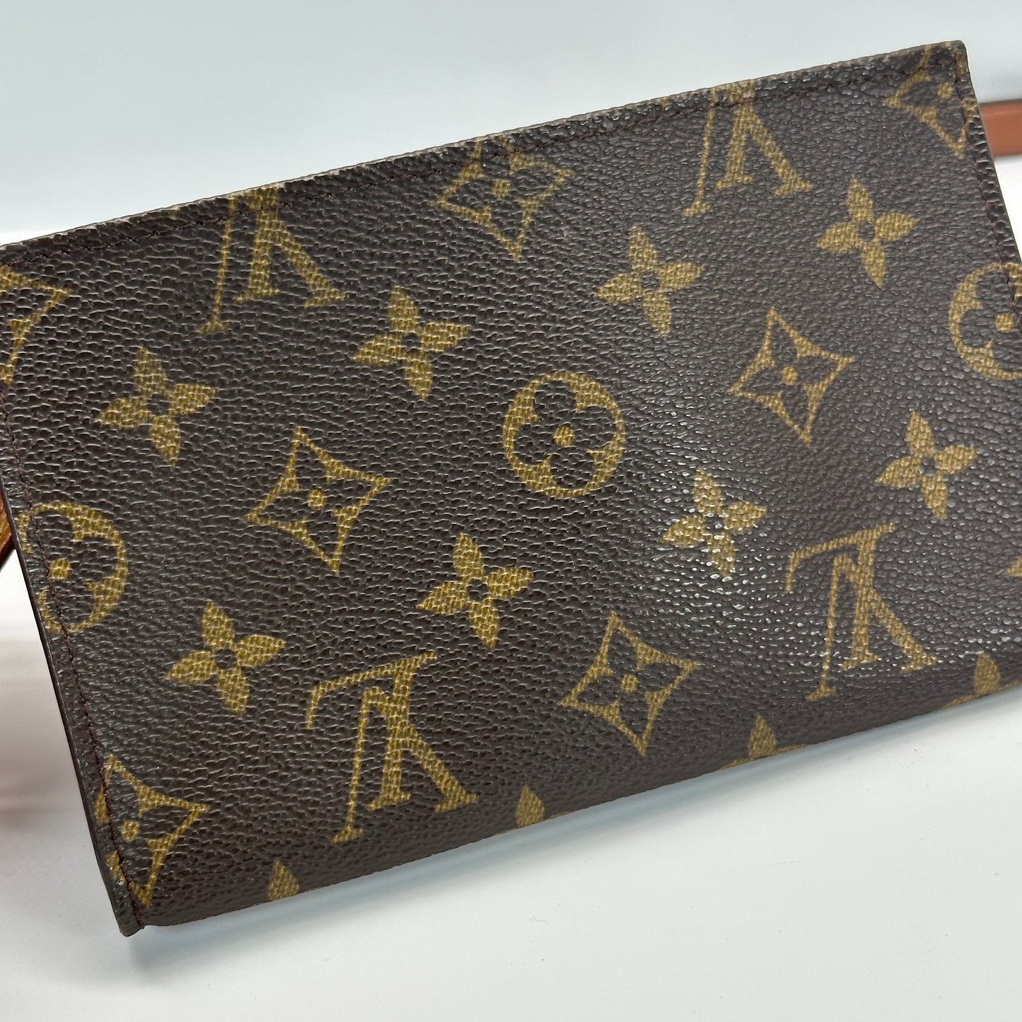 Authentic Louis Vuitton 2000 Monogram Bucket Pouch Crossbody