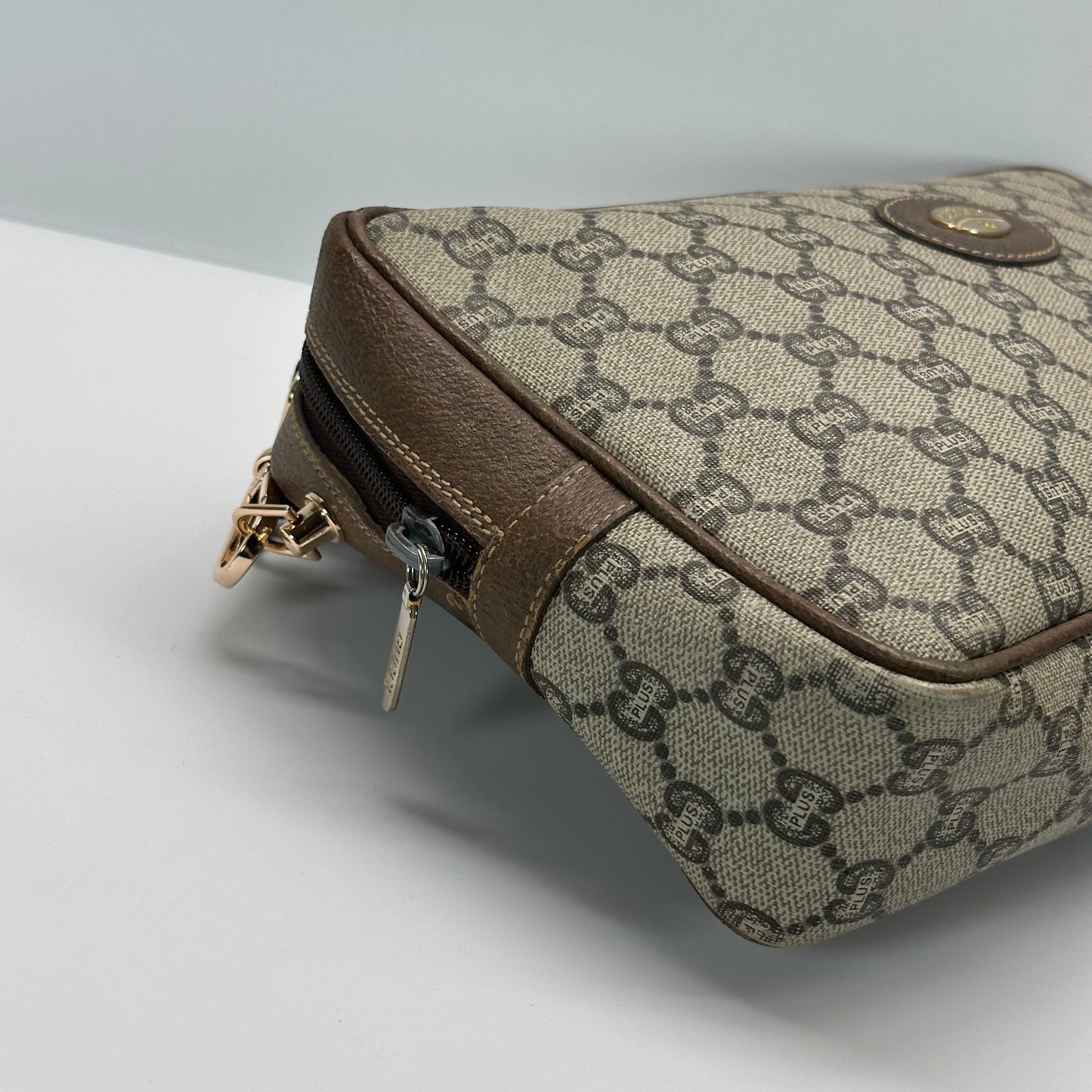 Authentic GUCCI GG Canvas Zipper Pouch Crossbody
