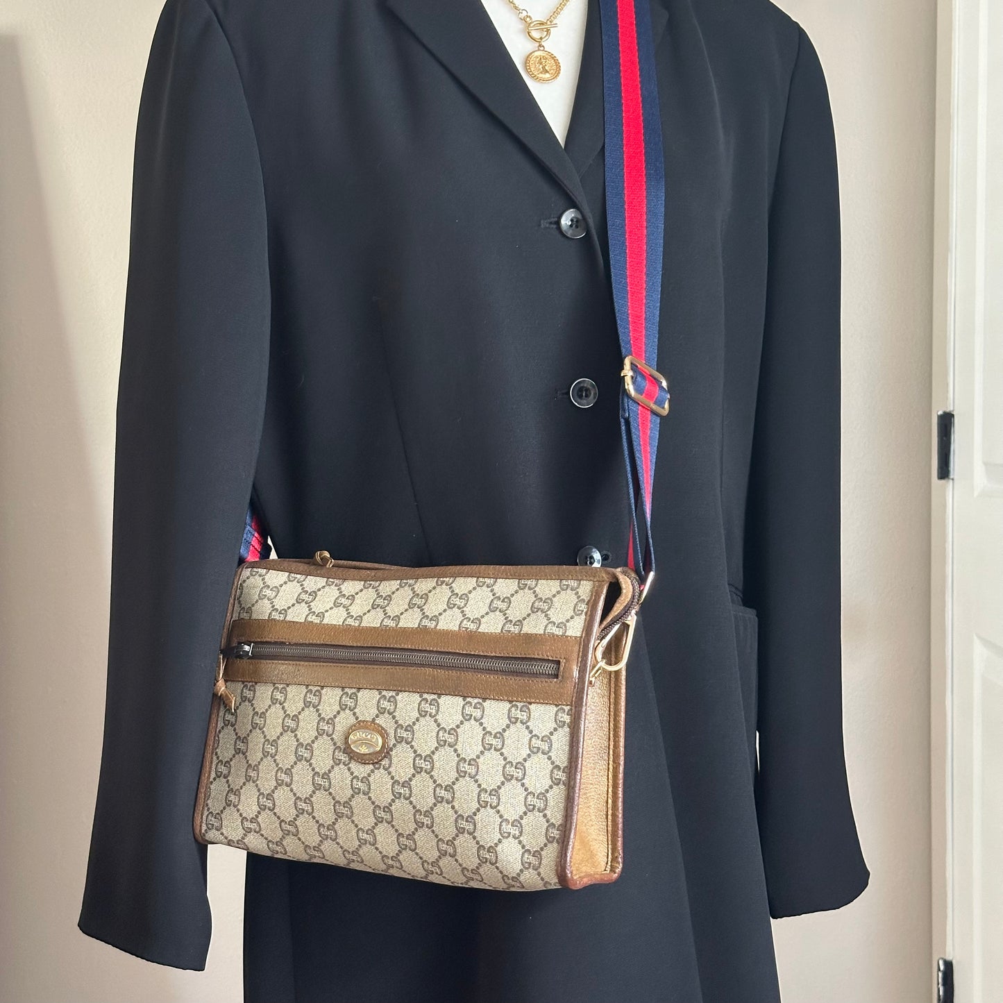 Authentic GUCCI GG Canvas Zipper Pouch Crossbody