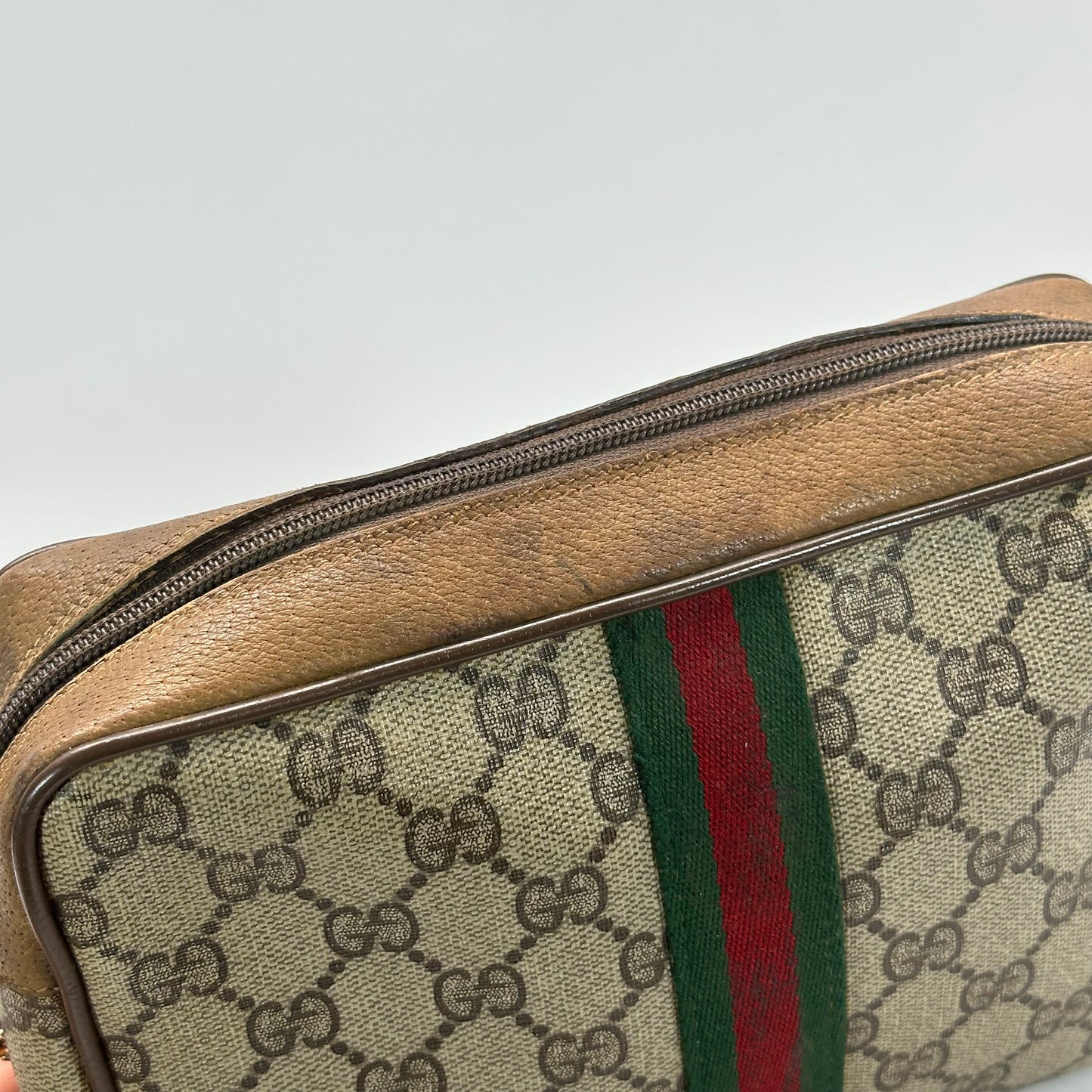 Authentic GUCCI Canvas Supreme Zipper Crossbody