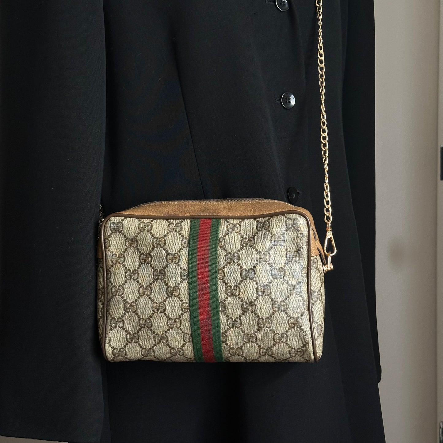Authentic GUCCI Canvas Supreme Zipper Crossbody