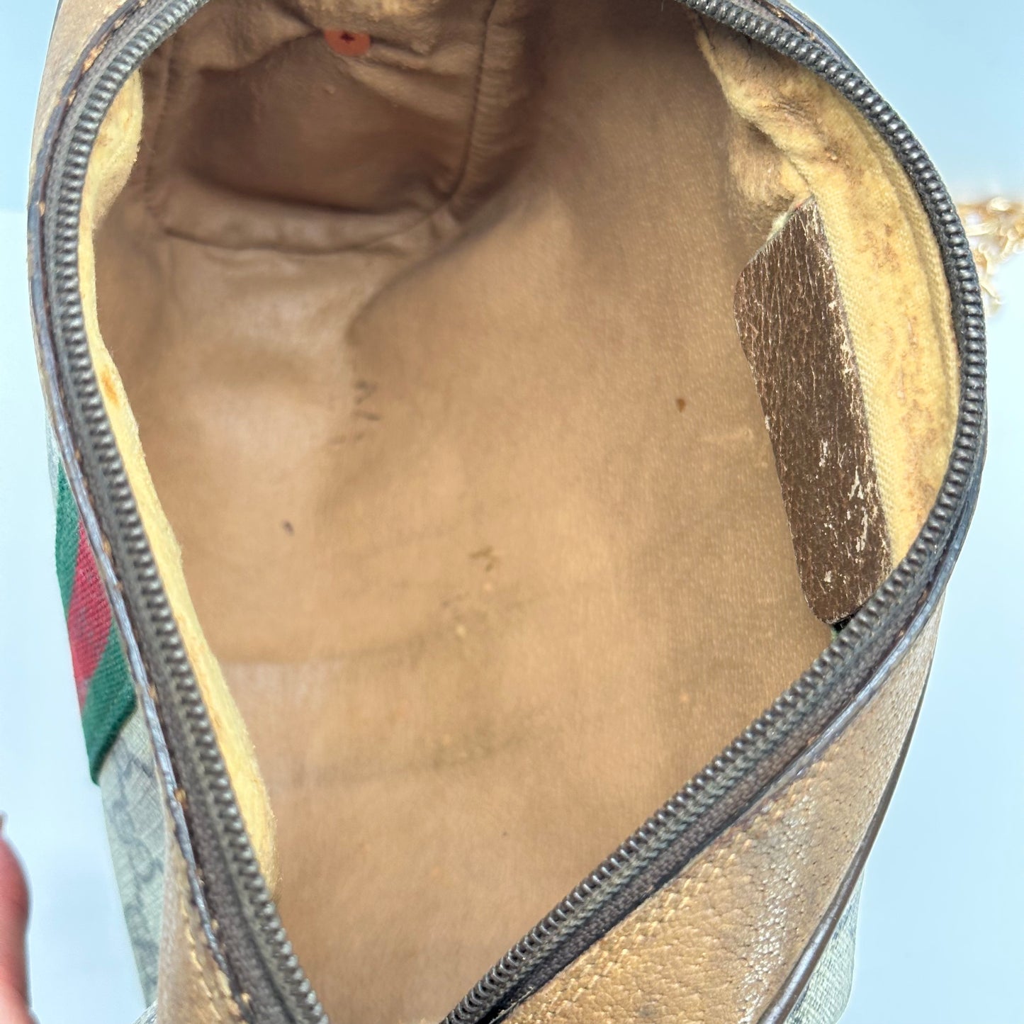 Authentic GUCCI Canvas Supreme Zipper Crossbody