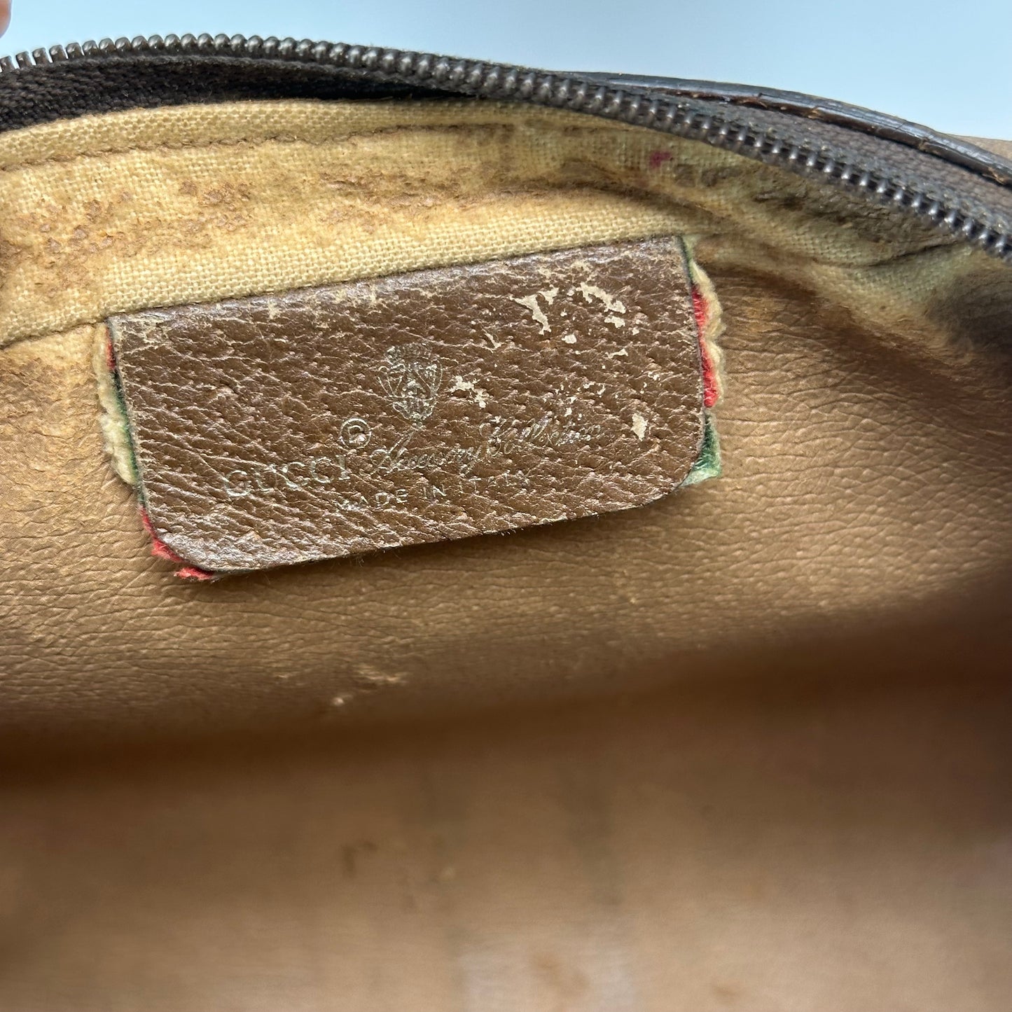 Authentic GUCCI Canvas Supreme Zipper Crossbody