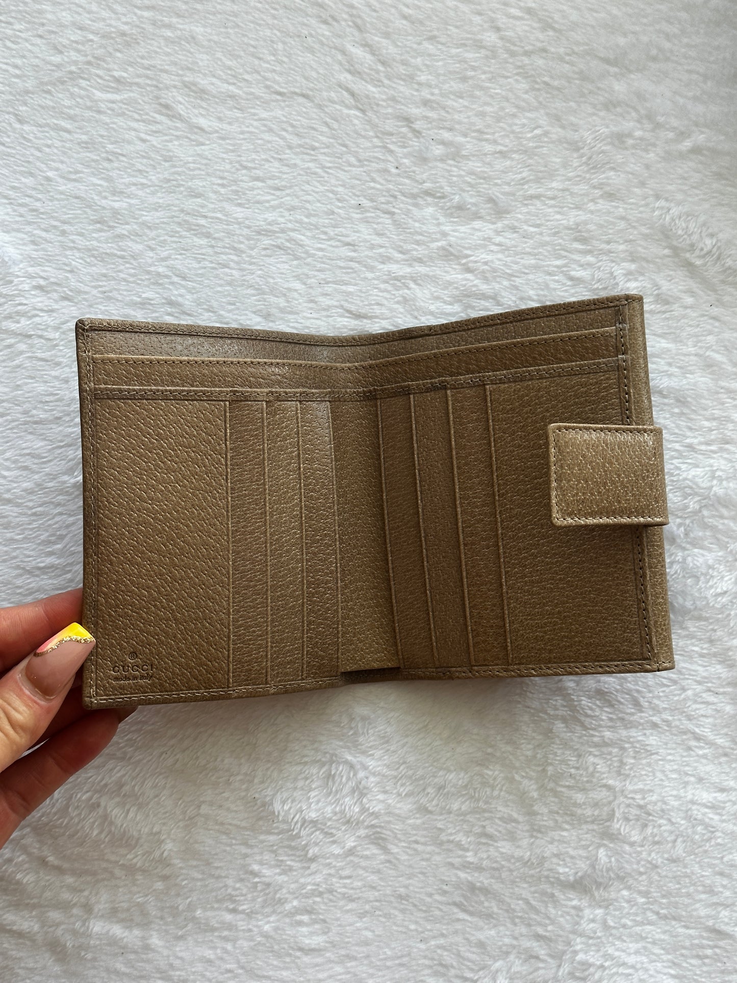 Authentic Gucci Beige Compact Wallet w/ BOX