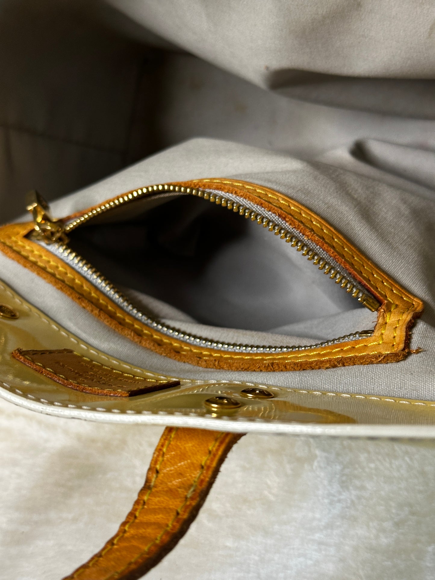 Authentic Louis Vuitton Pearl Vernis Reade PM Handbag & Compact Wallet Bundle Set