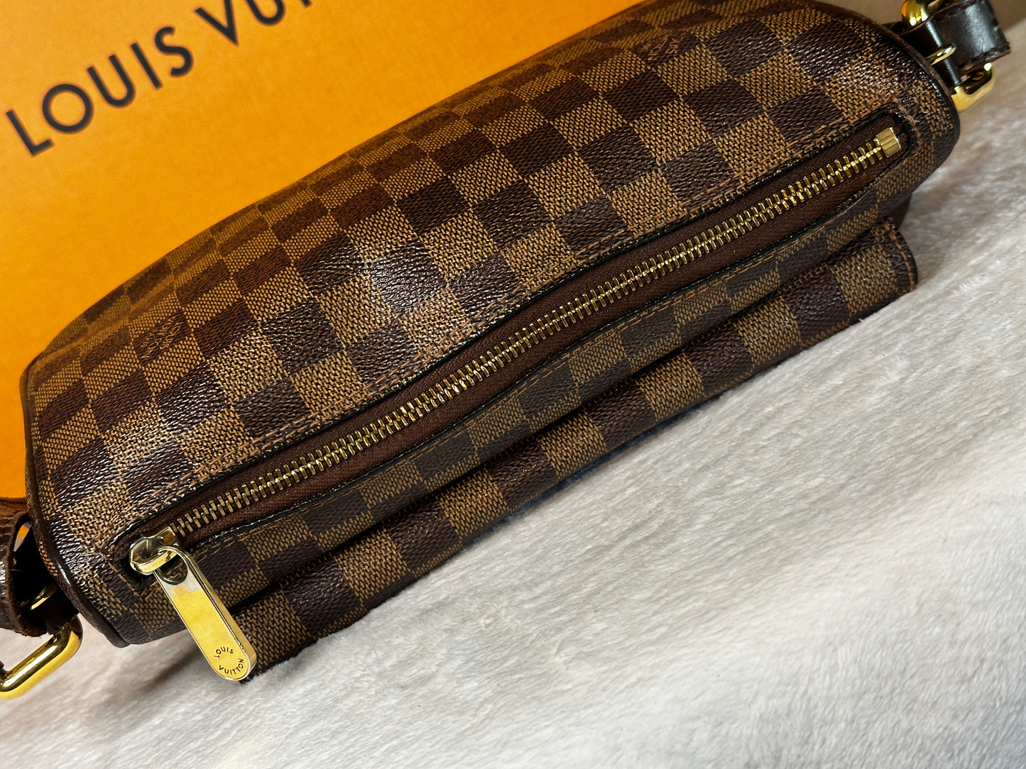 Authentic Louis Vuitton Damier Ebene Ravello GM Crossbody