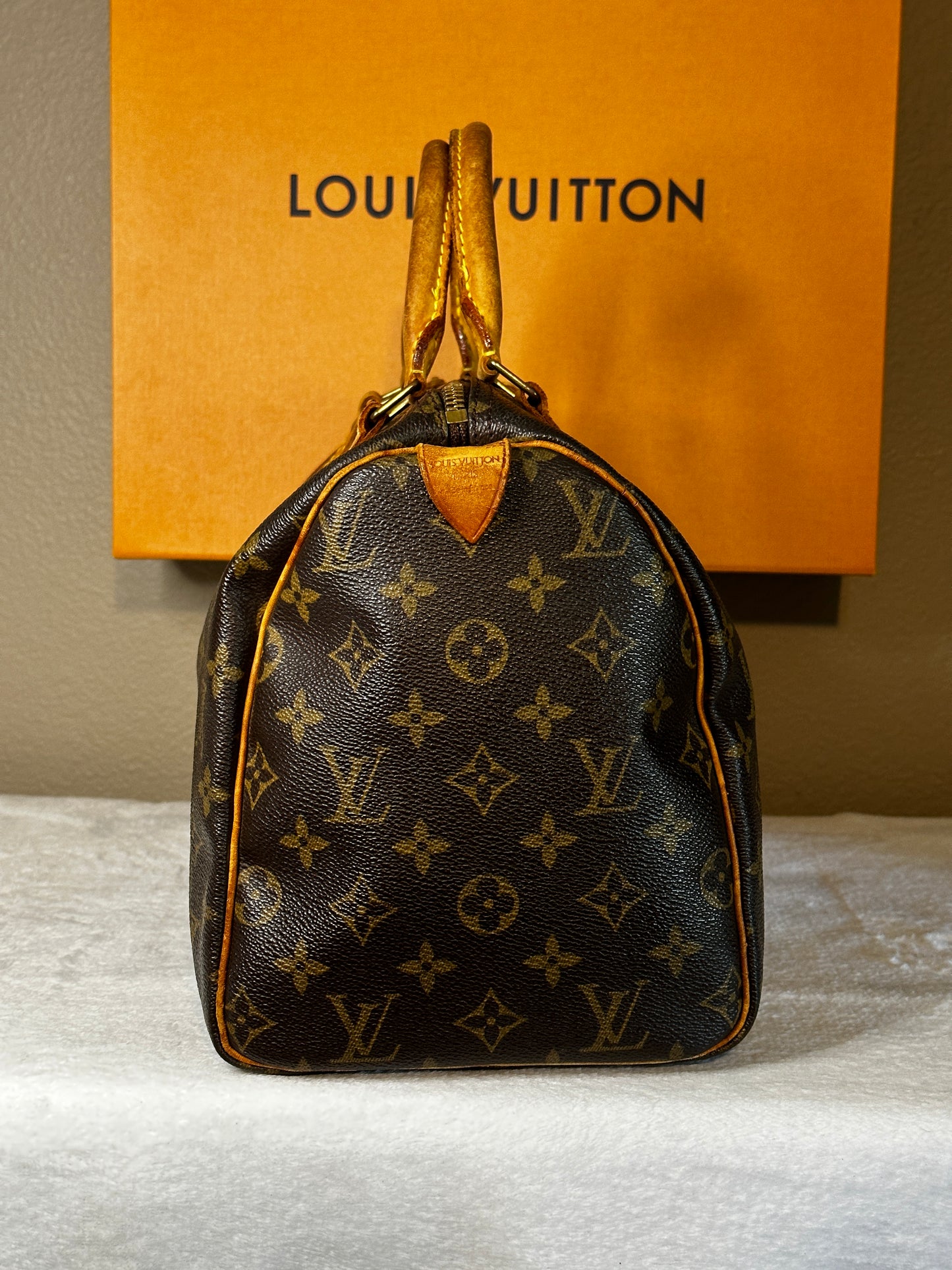 Authentic Louis Vuitton Monogram Speedy 30 w/ Generic Vachetta Strap