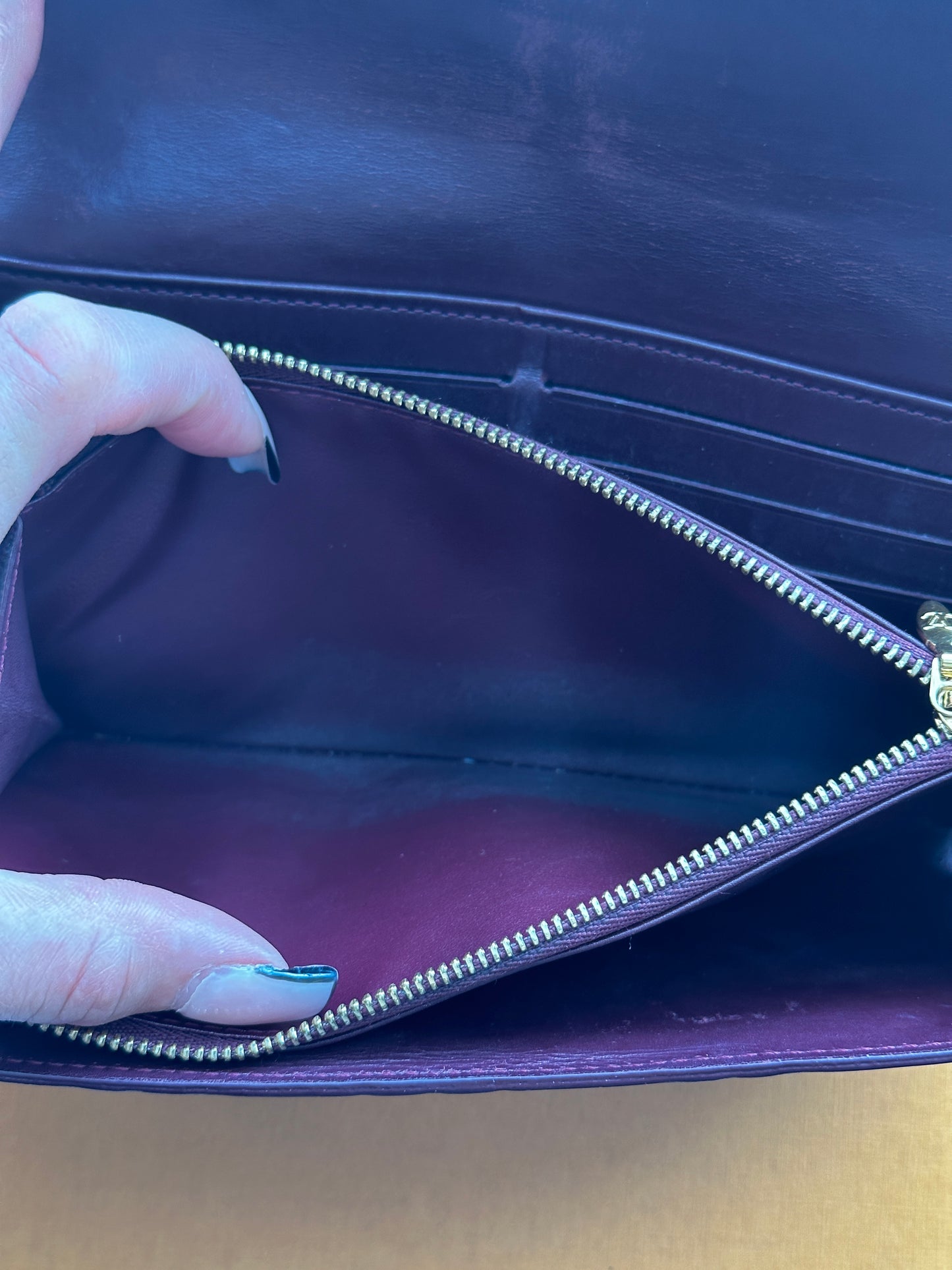 Authentic Louis Vuitton Monogram Burgundy Vernis Wallet Crossbody