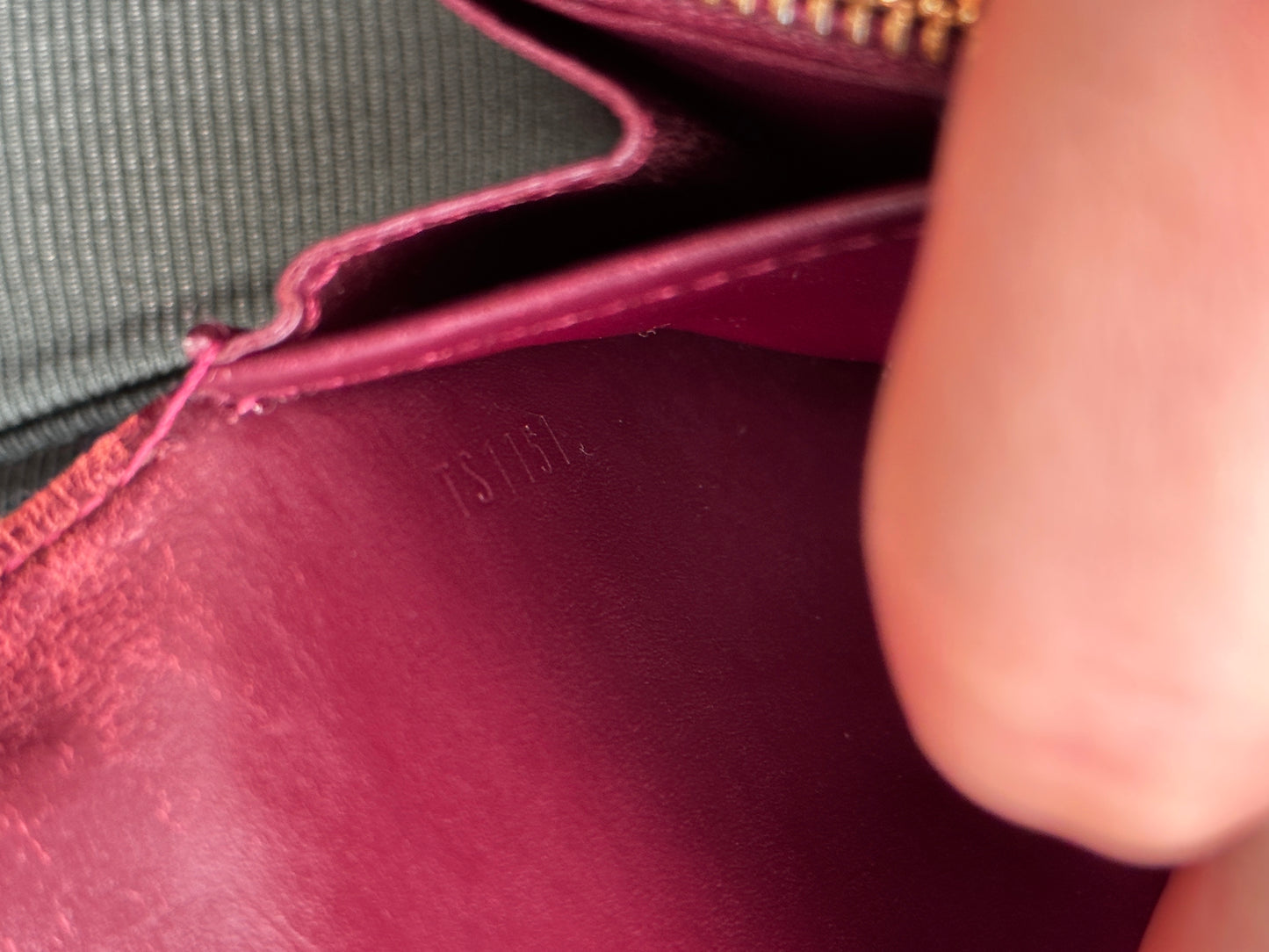 Authentic Louis Vuitton Monogram Burgundy Vernis Wallet Crossbody