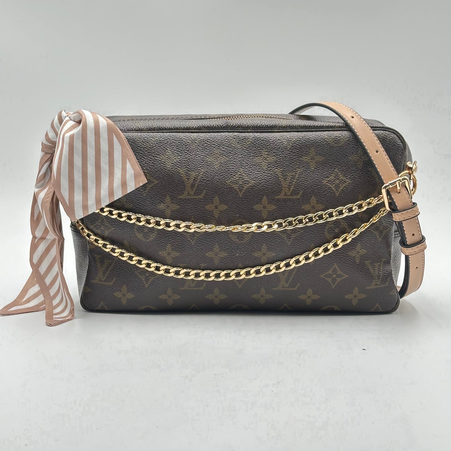 Authentic Louis Vuitton 1996 Monogram Trousse Crossbody