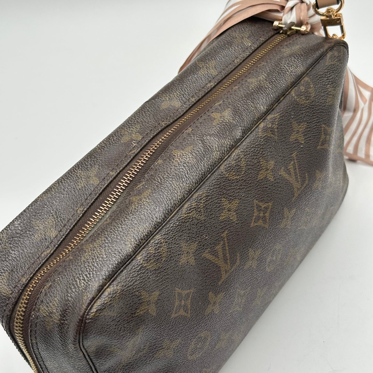Authentic Louis Vuitton 1996 Monogram Trousse Crossbody