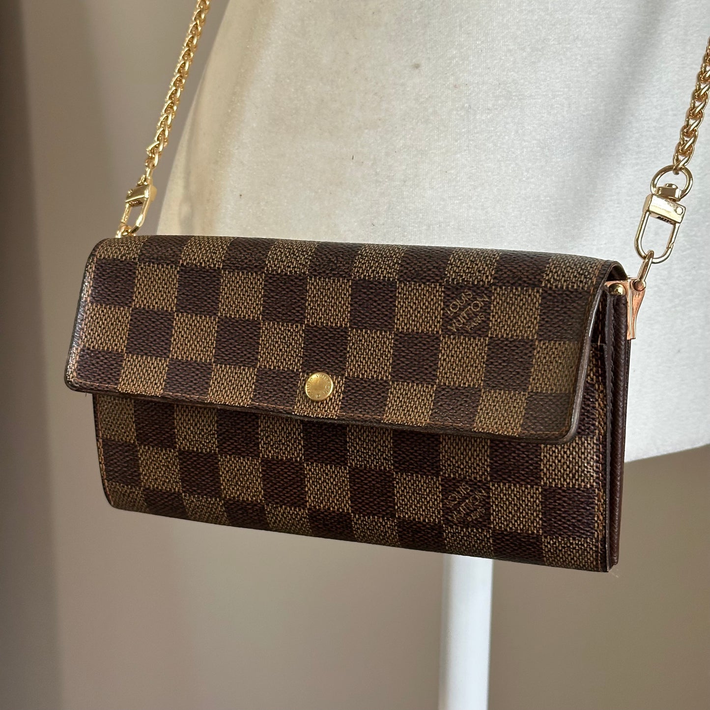 Authentic Louis Vuitton Damier Ebene Sarah Wallet Crossbody