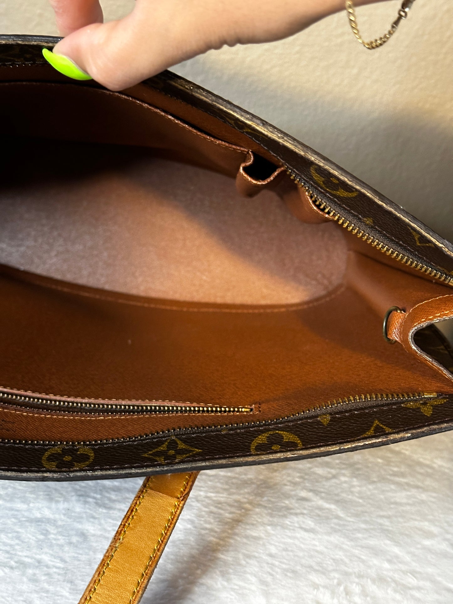 Authentic Louis Vuitton Monogram Babylone Tote