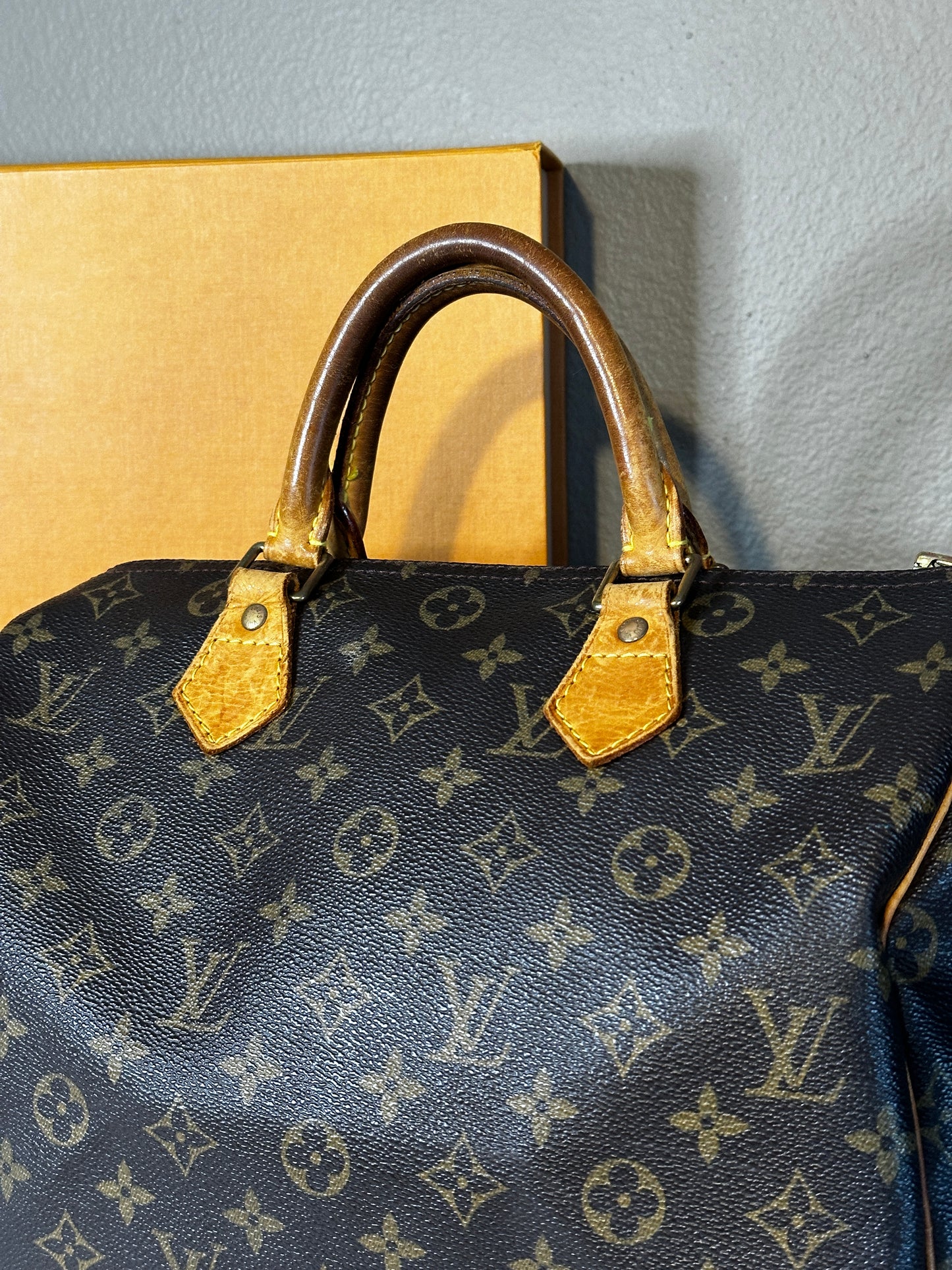Authentic Louis Vuitton Monogram Speedy 30 w/ Generic Vachetta Strap