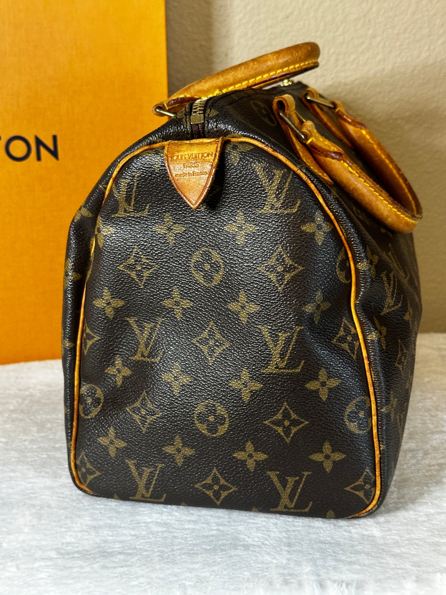 Authentic Louis Vuitton Monogram Speedy 30 w/ Generic Vachetta Strap