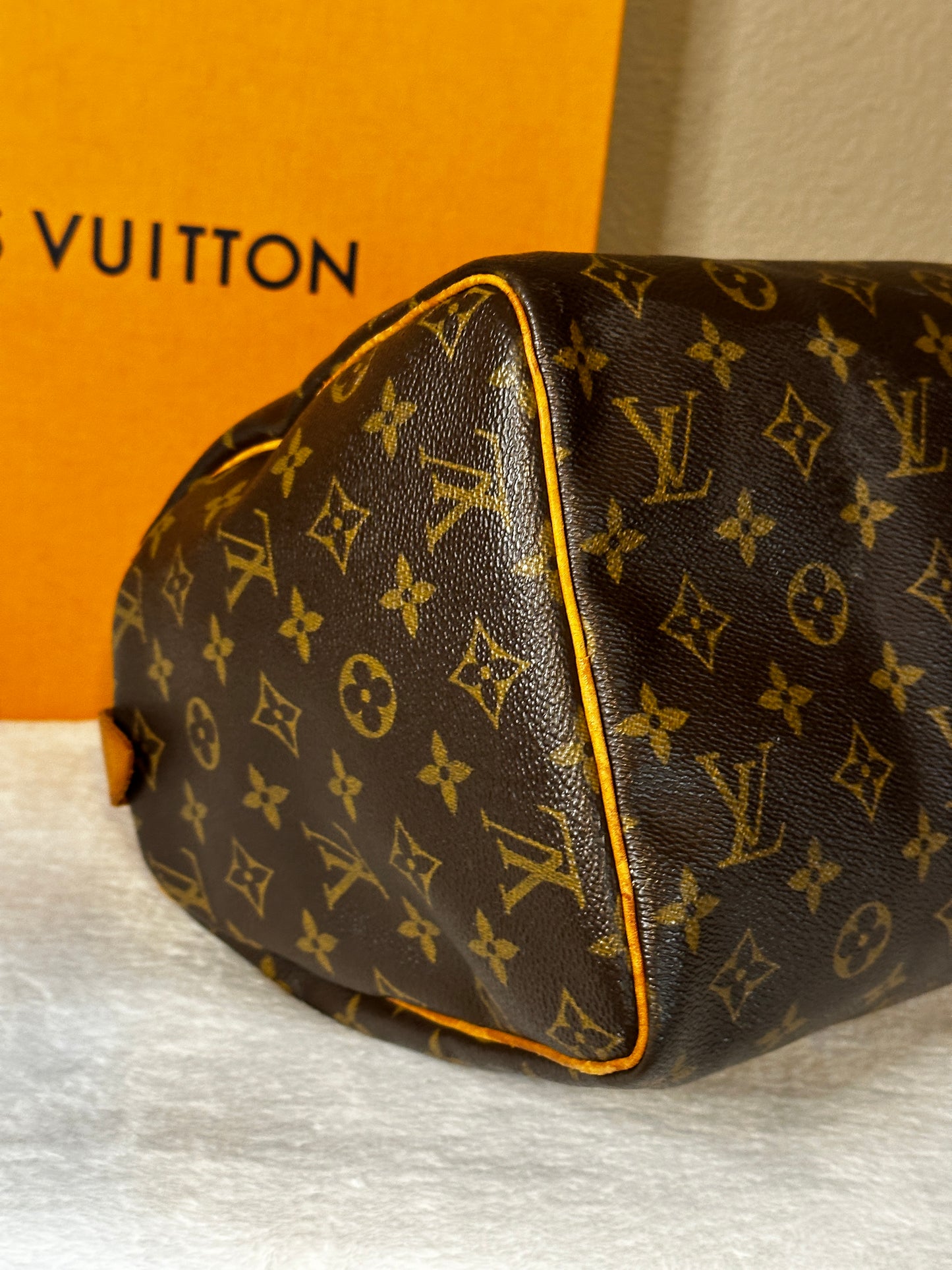 Authentic Louis Vuitton Monogram Speedy 30 w/ Generic Vachetta Strap