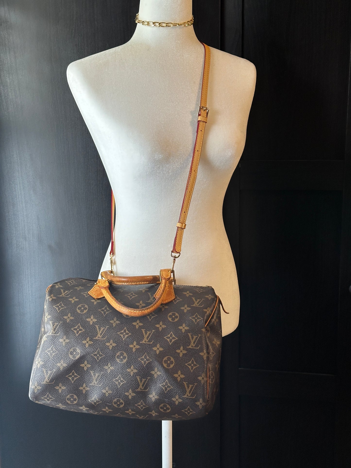 Authentic Louis Vuitton Monogram Speedy 30 w/ Generic Vachetta Strap
