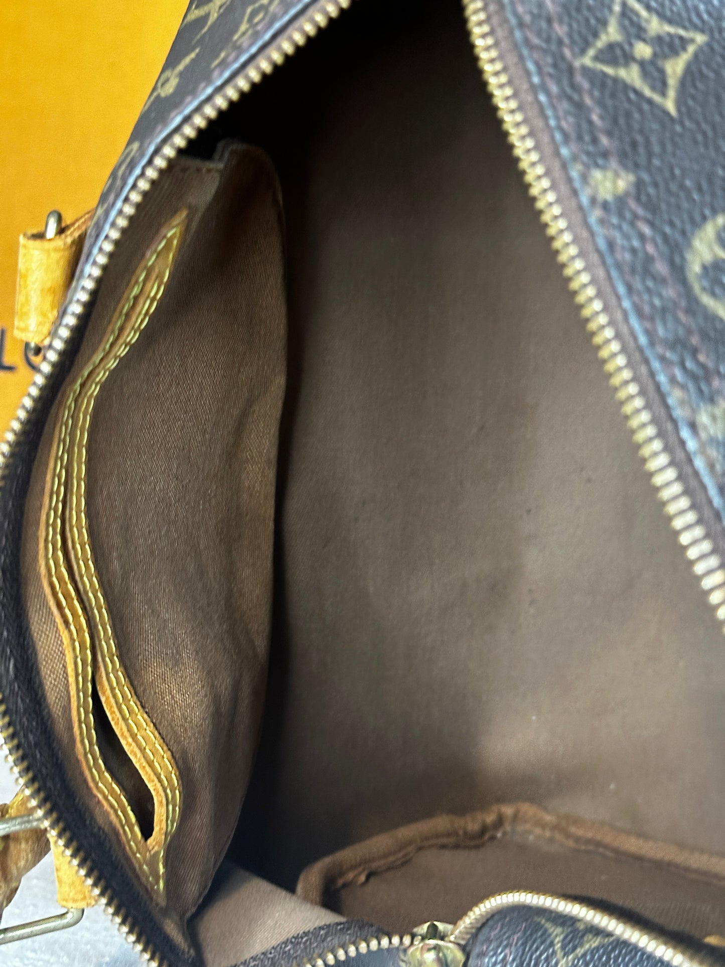 Authentic Louis Vuitton Monogram Speedy 30 w/ Generic Vachetta Strap