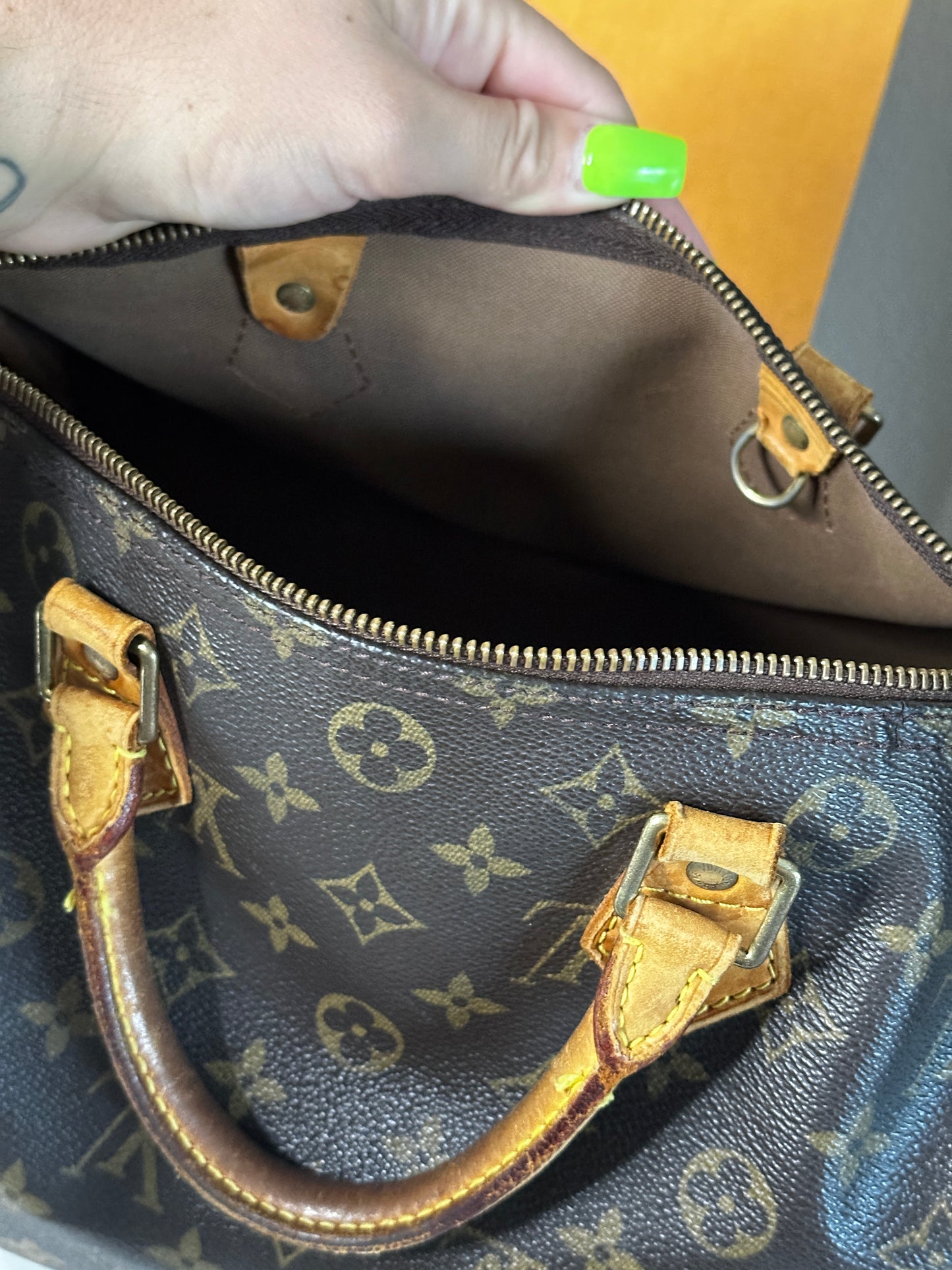 Authentic Louis Vuitton Monogram Speedy 30 w/ Generic Vachetta Strap