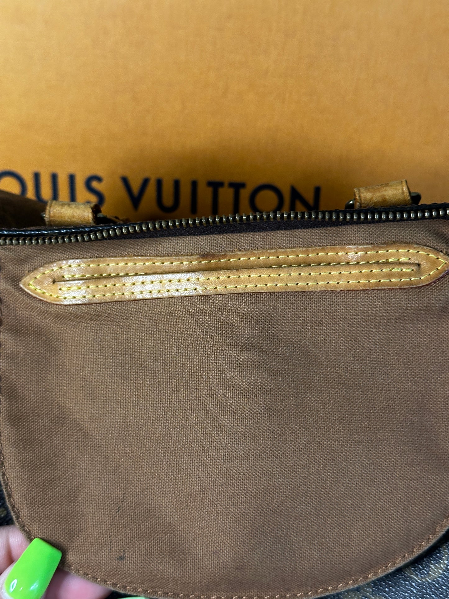 Authentic Louis Vuitton Monogram Speedy 30 w/ Generic Vachetta Strap