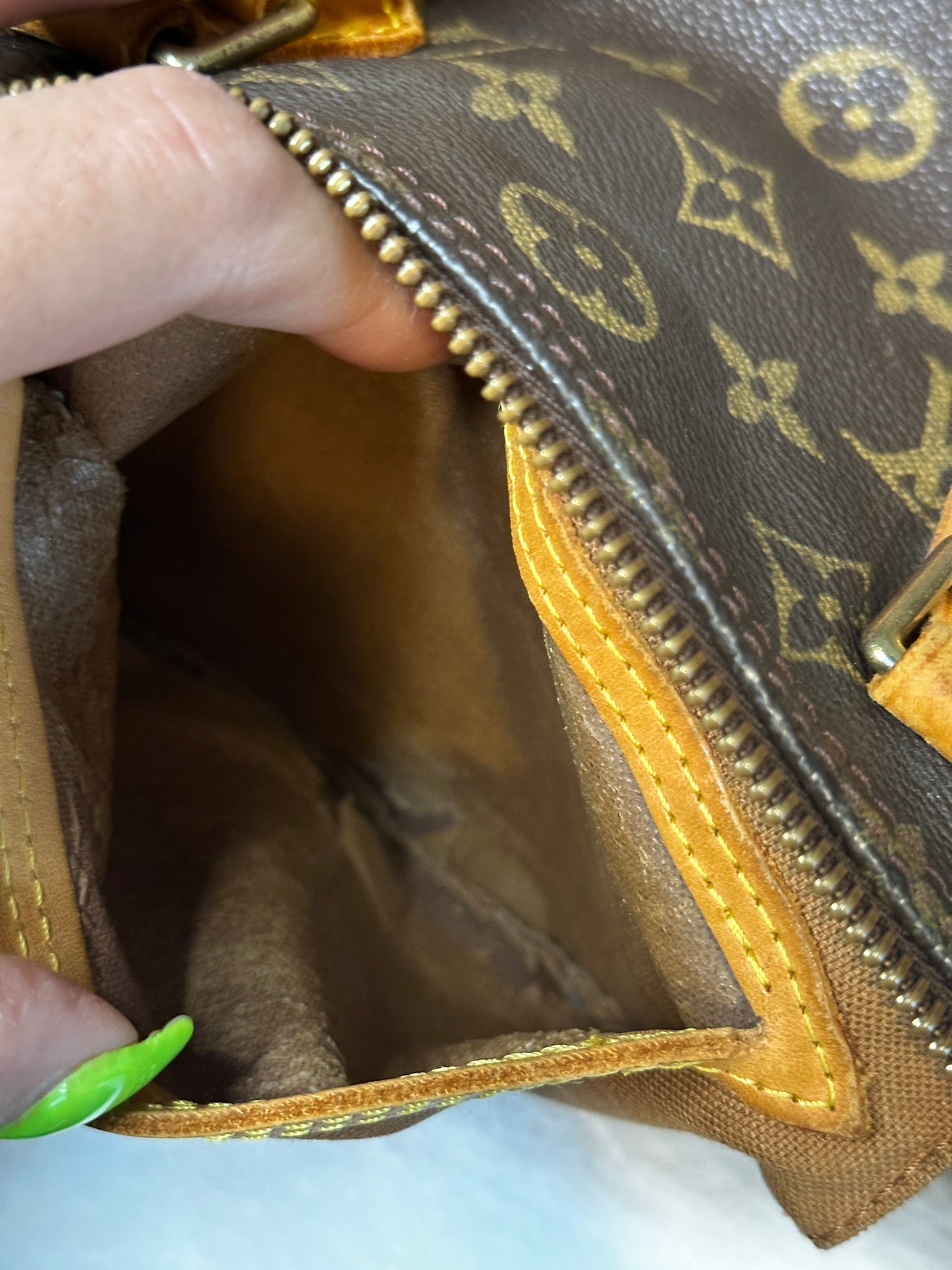Authentic Louis Vuitton Monogram Speedy 30 w/ Generic Vachetta Strap