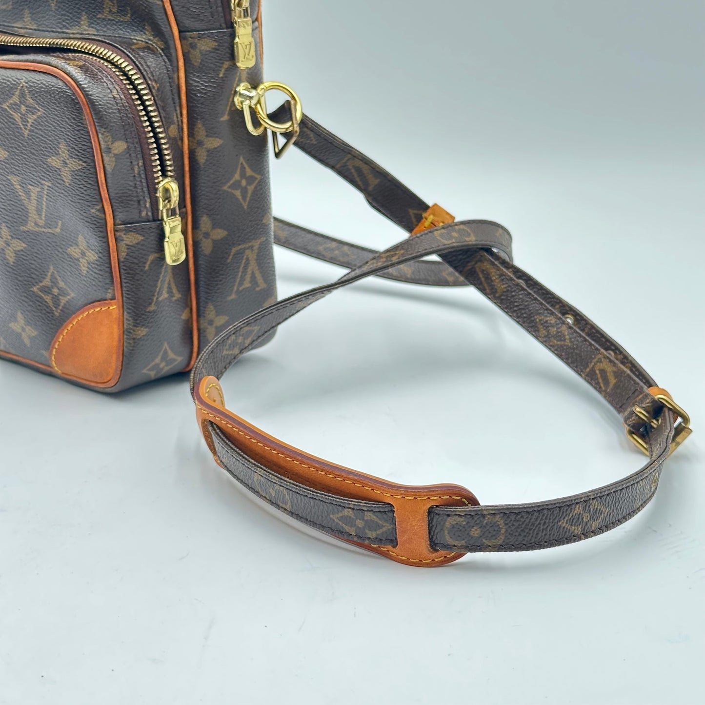 Authentic 2005 Louis Vuitton Monogram Amazone MM Crossbody