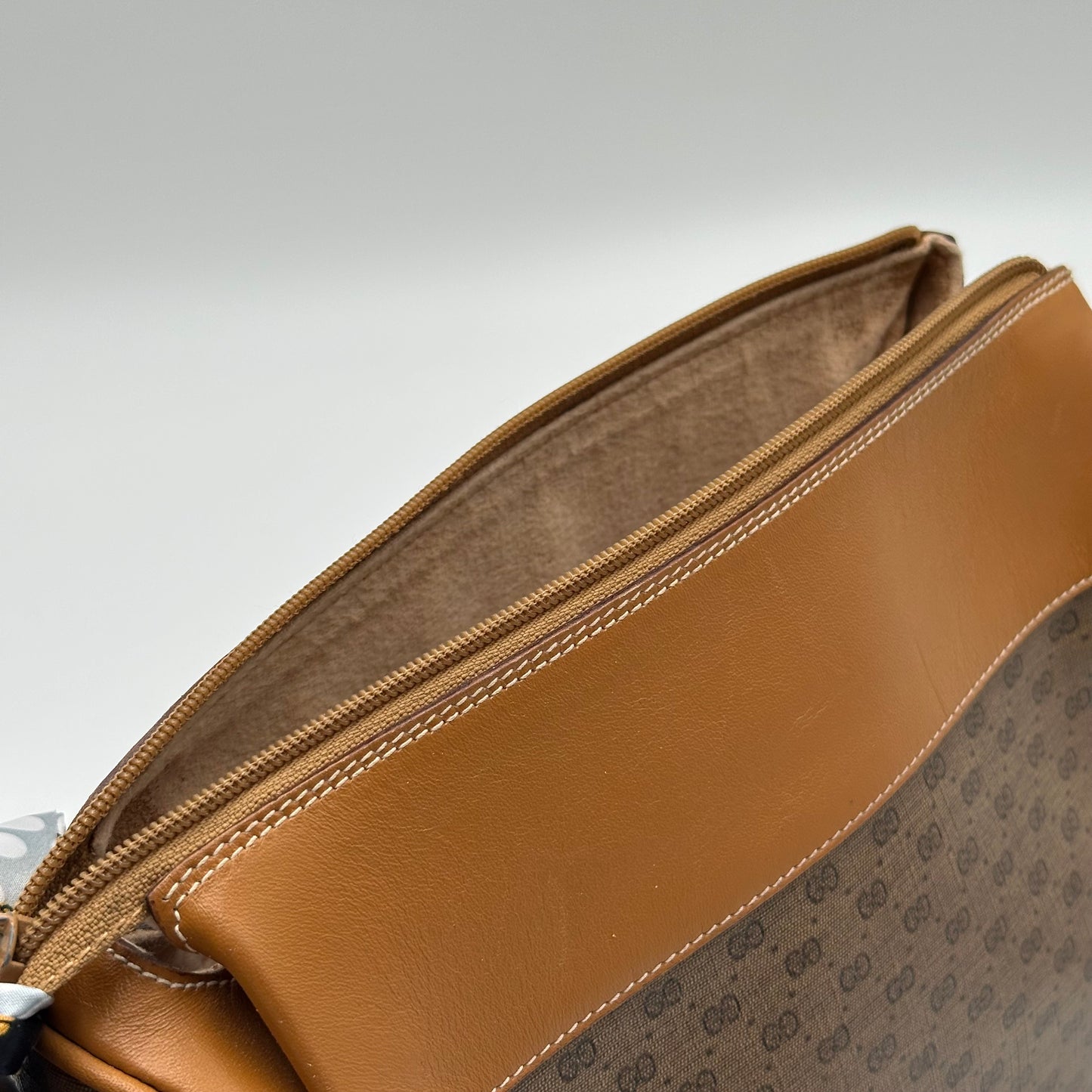 Authentic GUCCI Vintage GG Monogram Canvas Crossbody