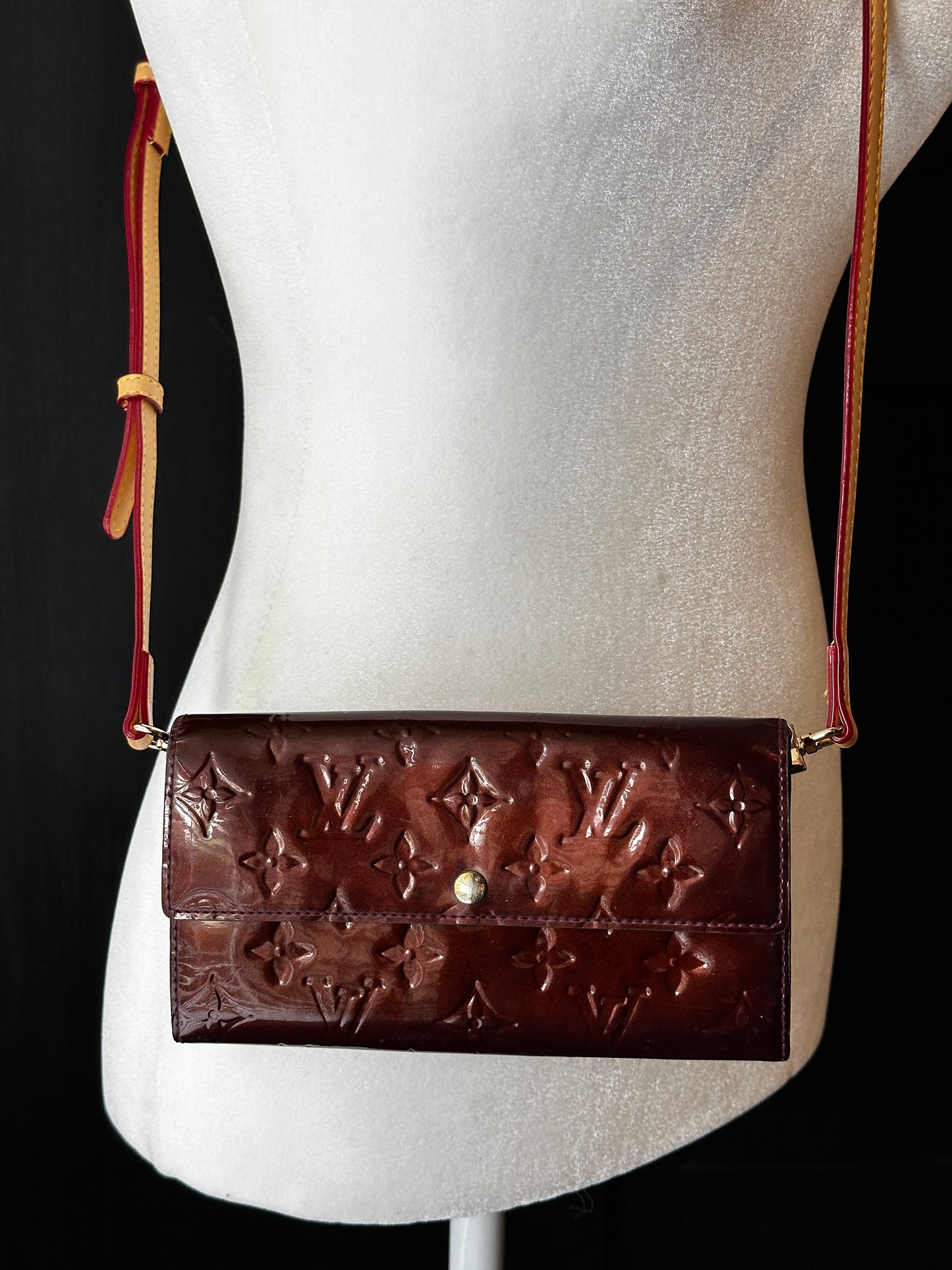 Authentic Louis Vuitton Monogram Burgundy Vernis Wallet Crossbody