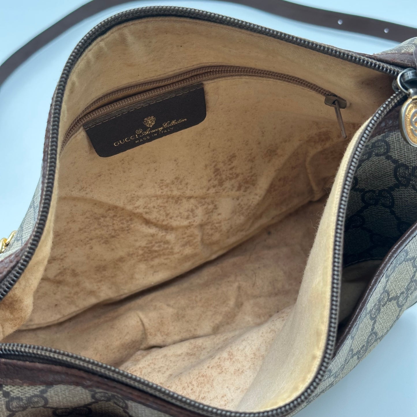 Authentic GUCCI GG Sherry Vintage Crossbody