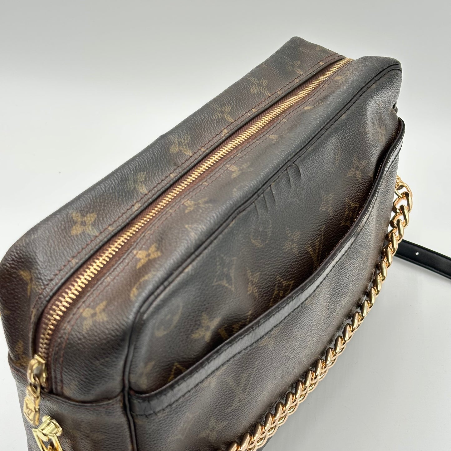 Authentic 2003 Louis Vuitton Monogram Trocadero 30 Crossbody