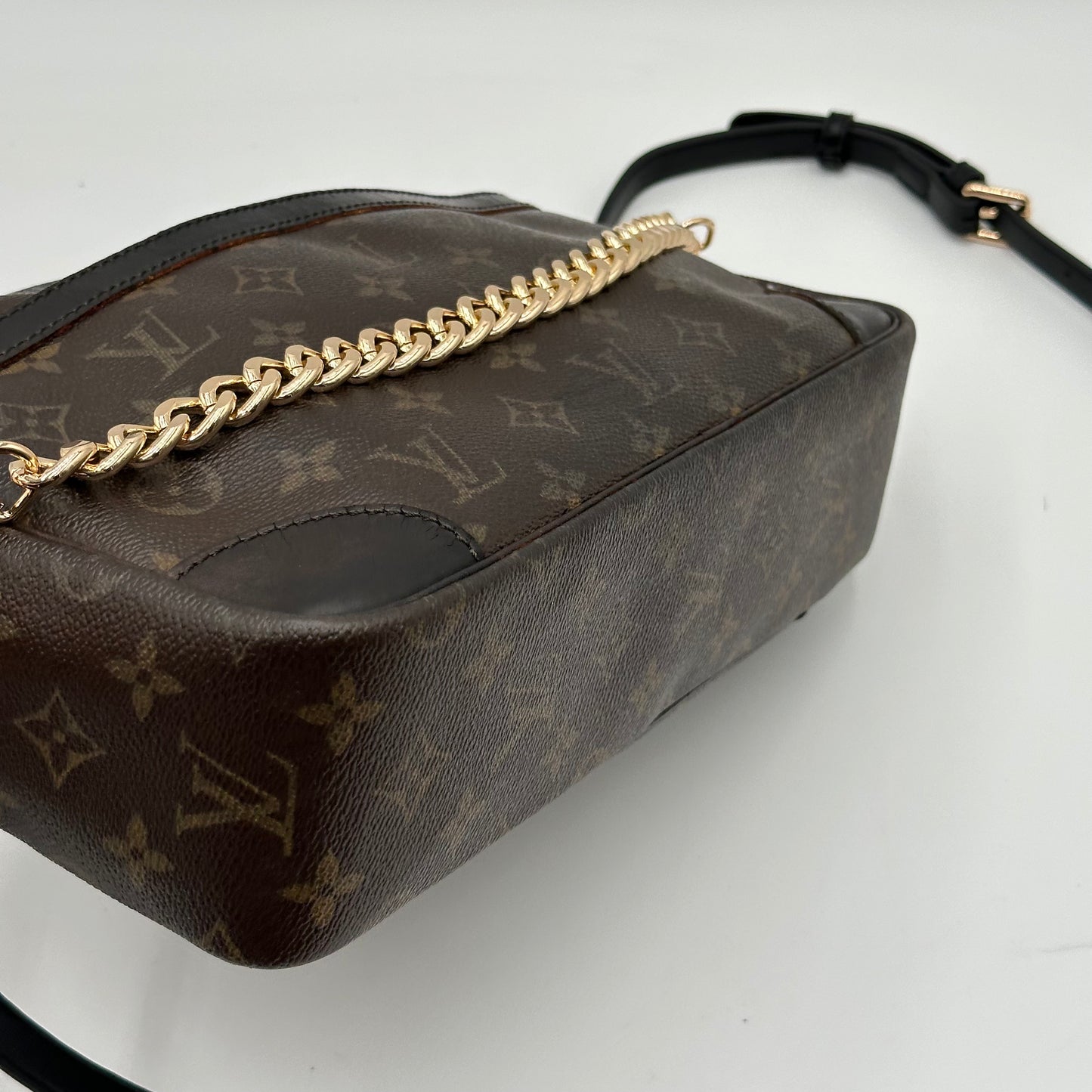 Authentic 2003 Louis Vuitton Monogram Trocadero 30 Crossbody