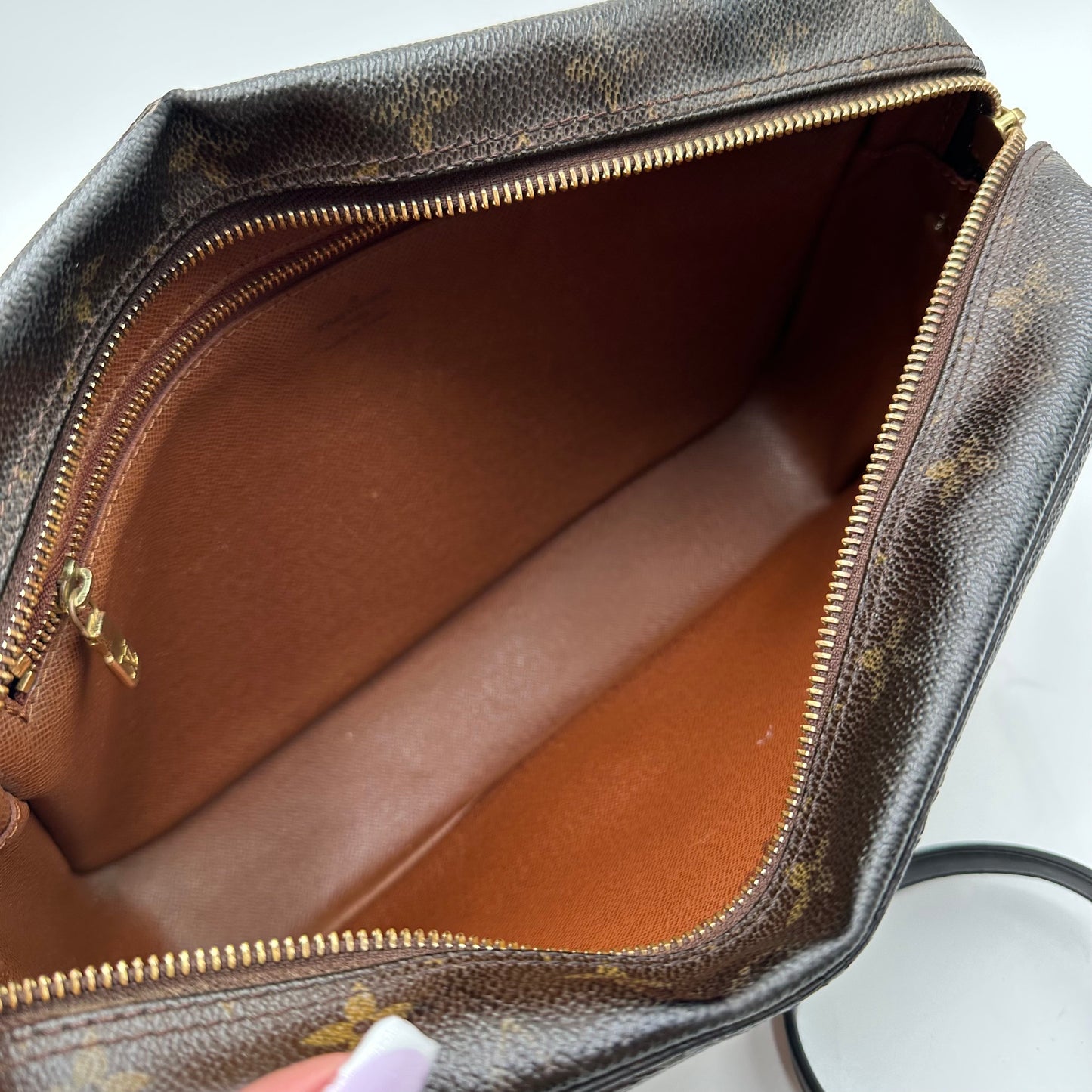 Authentic 2003 Louis Vuitton Monogram Trocadero 30 Crossbody