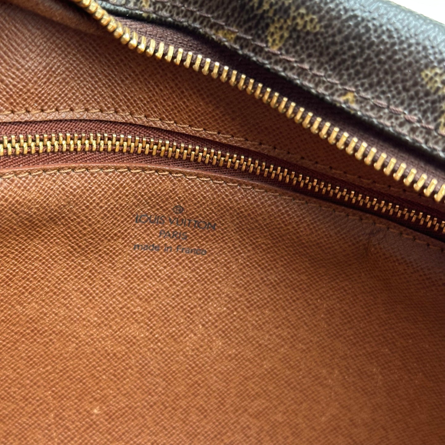 Authentic 2003 Louis Vuitton Monogram Trocadero 30 Crossbody