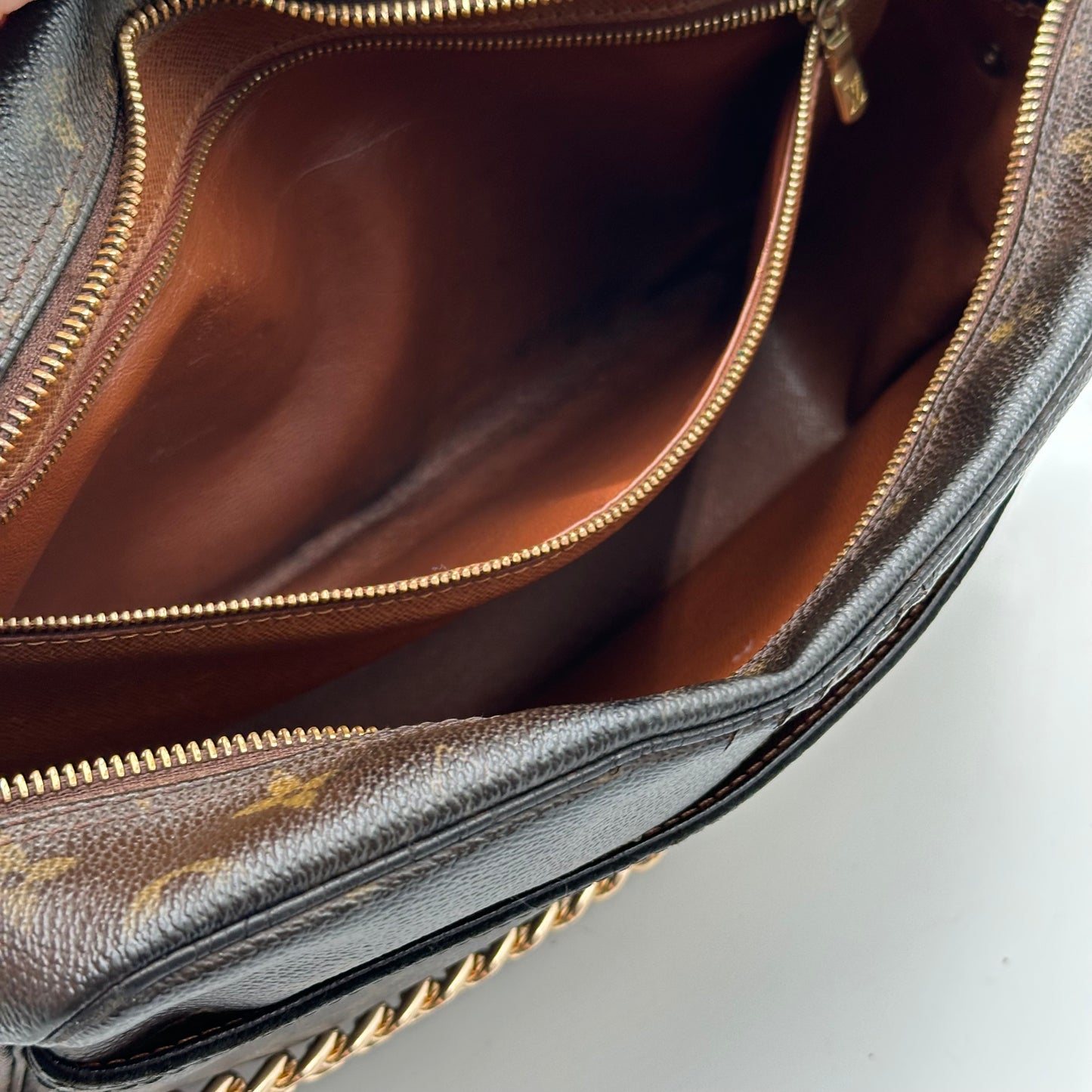 Authentic 2003 Louis Vuitton Monogram Trocadero 30 Crossbody