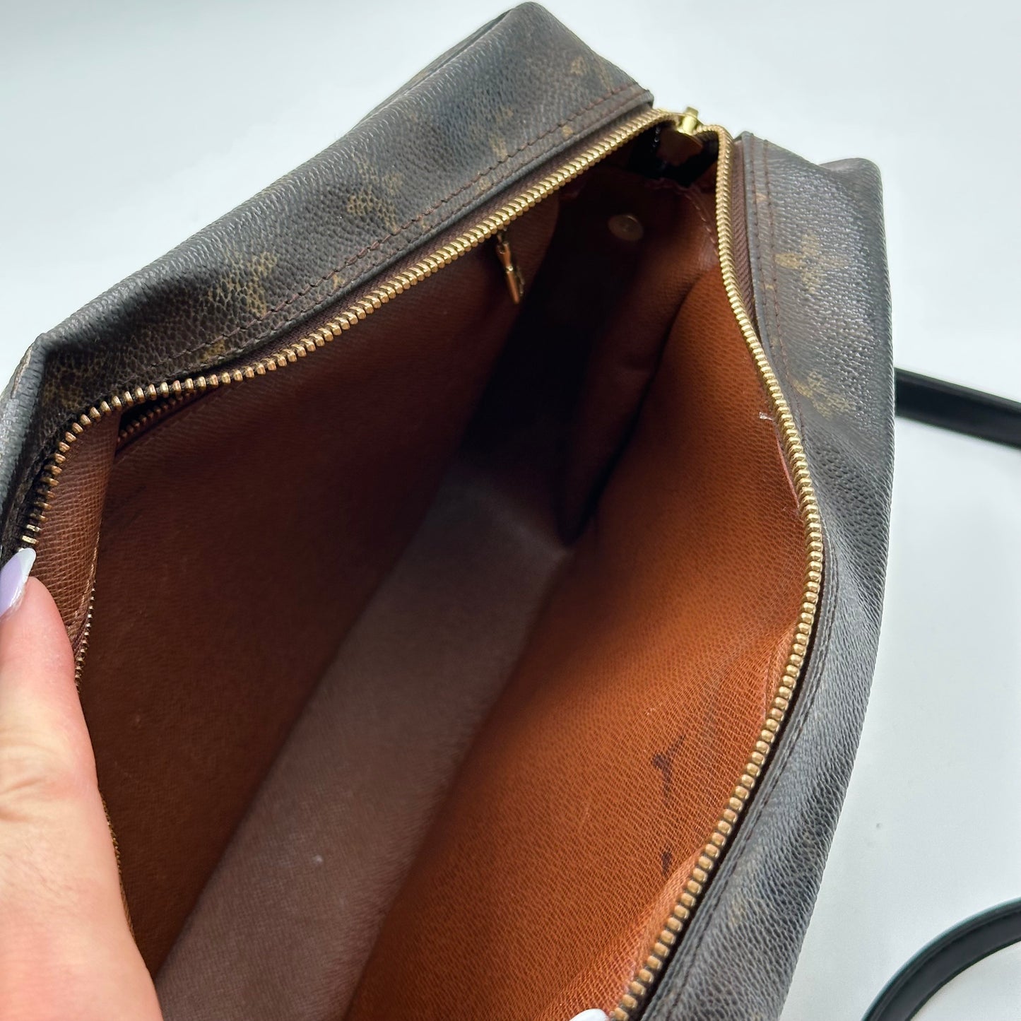Authentic 2003 Louis Vuitton Monogram Trocadero 30 Crossbody