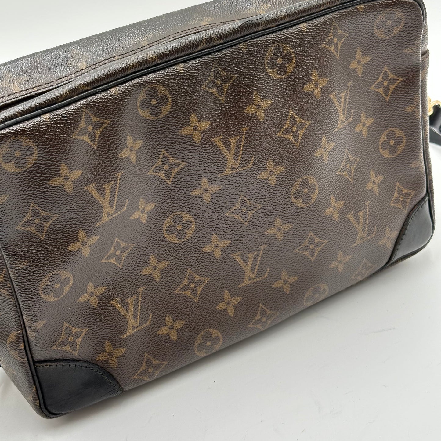 Authentic 2003 Louis Vuitton Monogram Trocadero 30 Crossbody