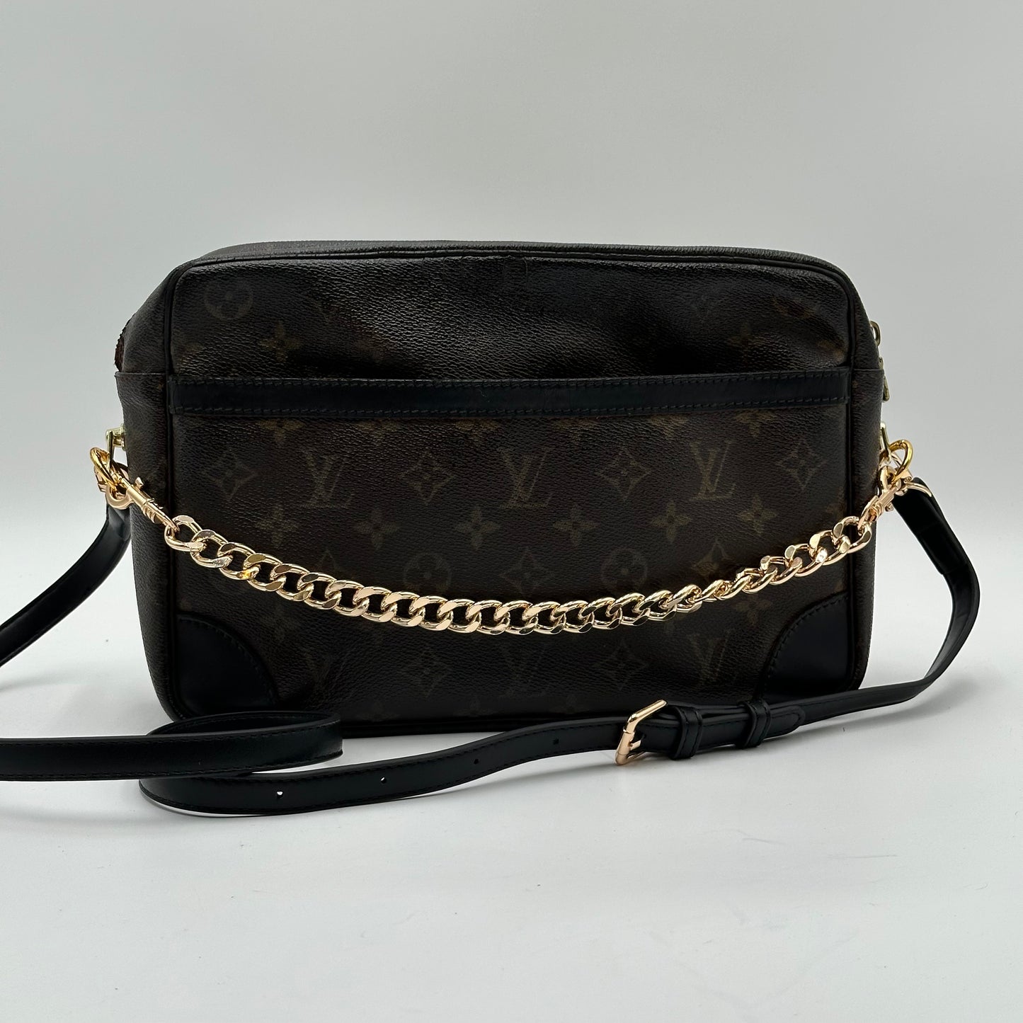 Authentic 2003 Louis Vuitton Monogram Trocadero 30 Crossbody