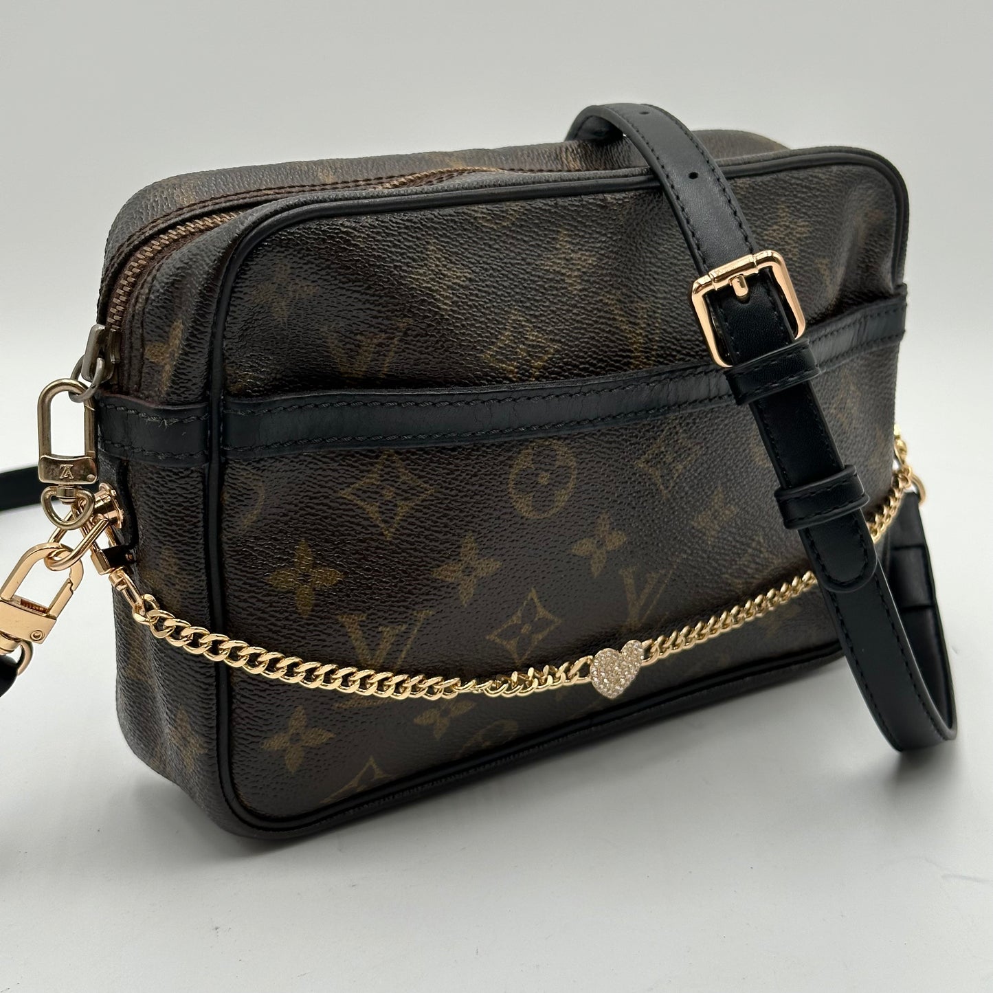 Authentic 1984 Louis Vuitton Monogram Trocadero 23 Crossbody