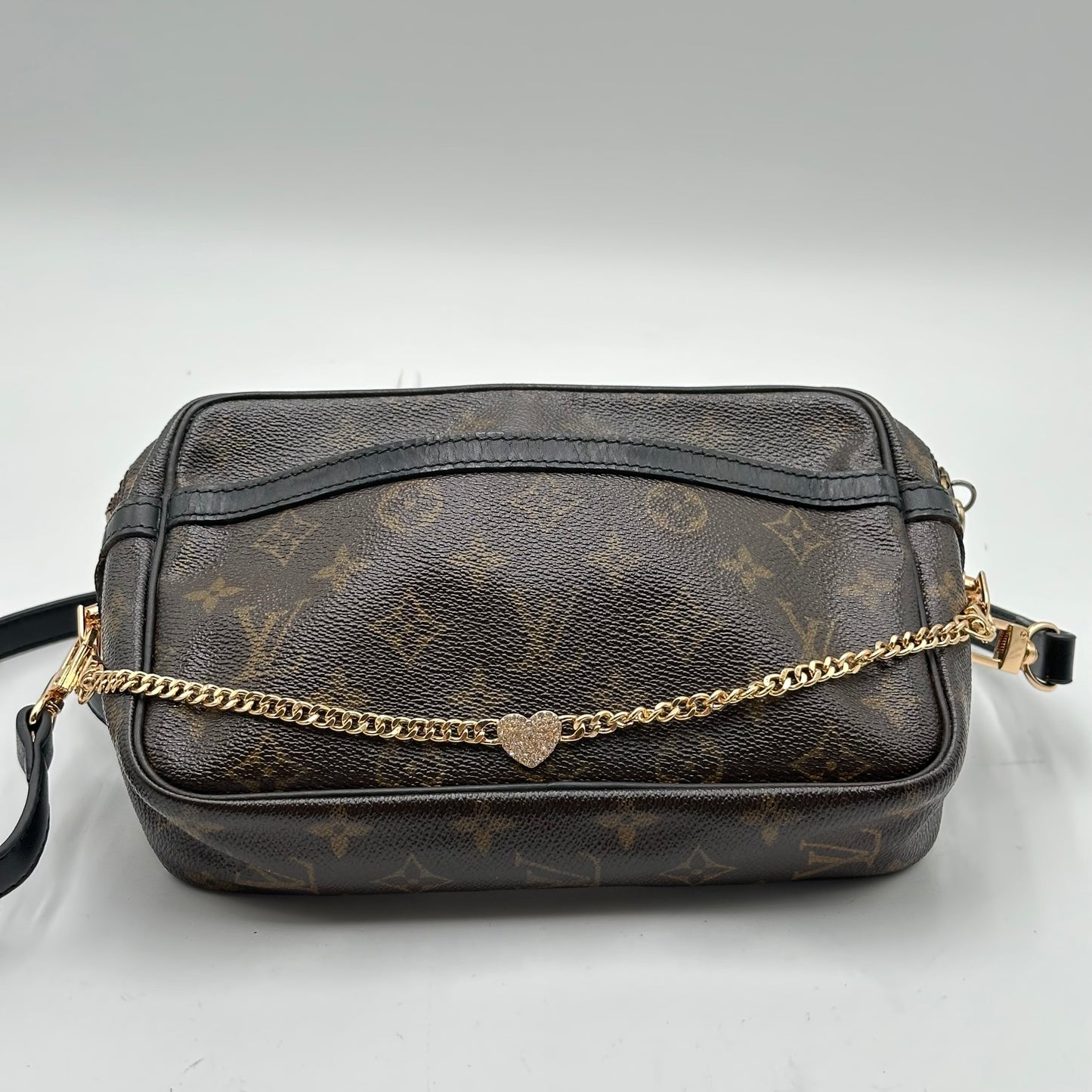 Authentic 1984 Louis Vuitton Monogram Trocadero 23 Crossbody