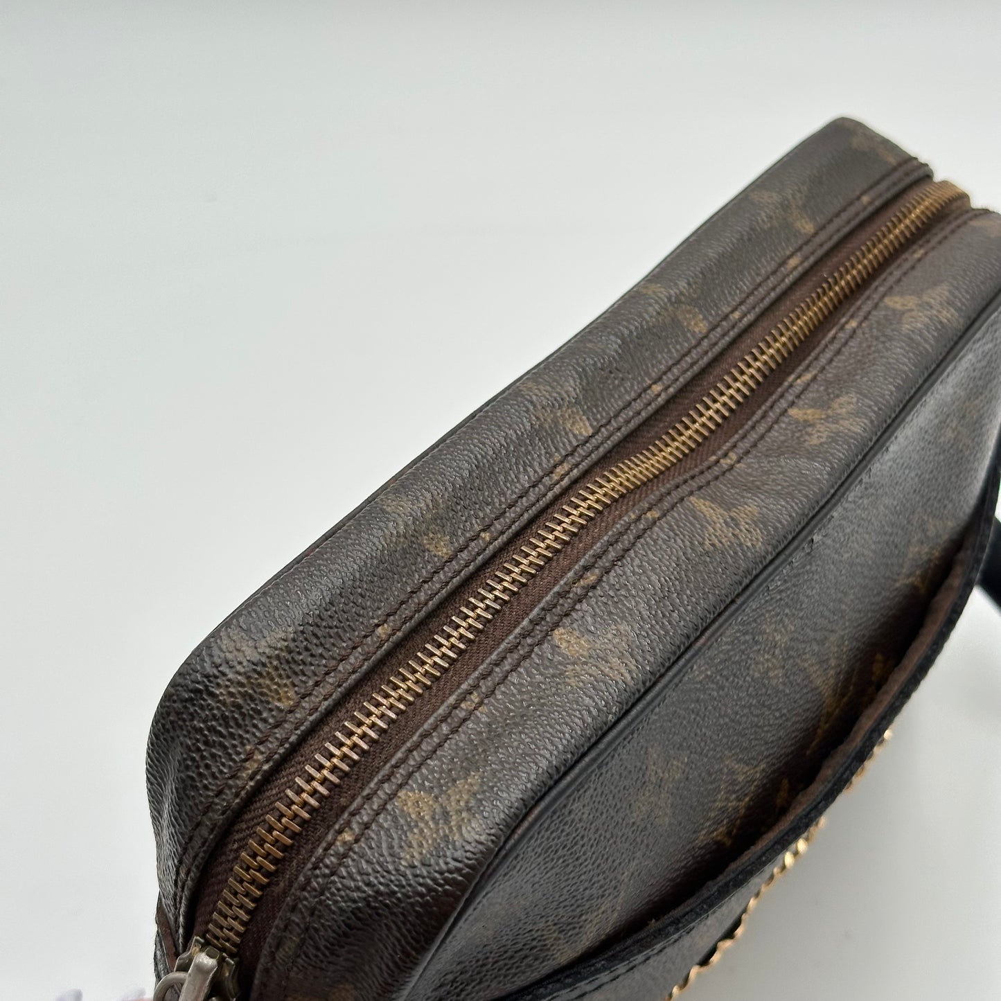 Authentic 1984 Louis Vuitton Monogram Trocadero 23 Crossbody