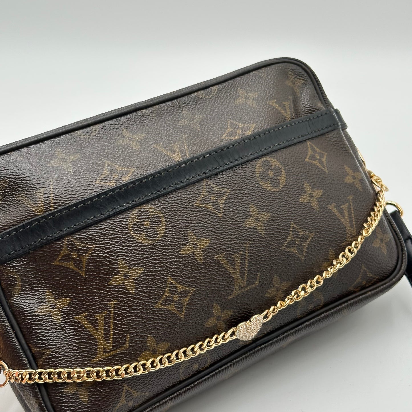 Authentic 1984 Louis Vuitton Monogram Trocadero 23 Crossbody