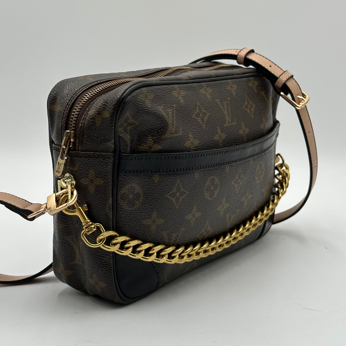 Authentic 2003 Louis Vuitton Monogram Trocadero 27 Crossbody