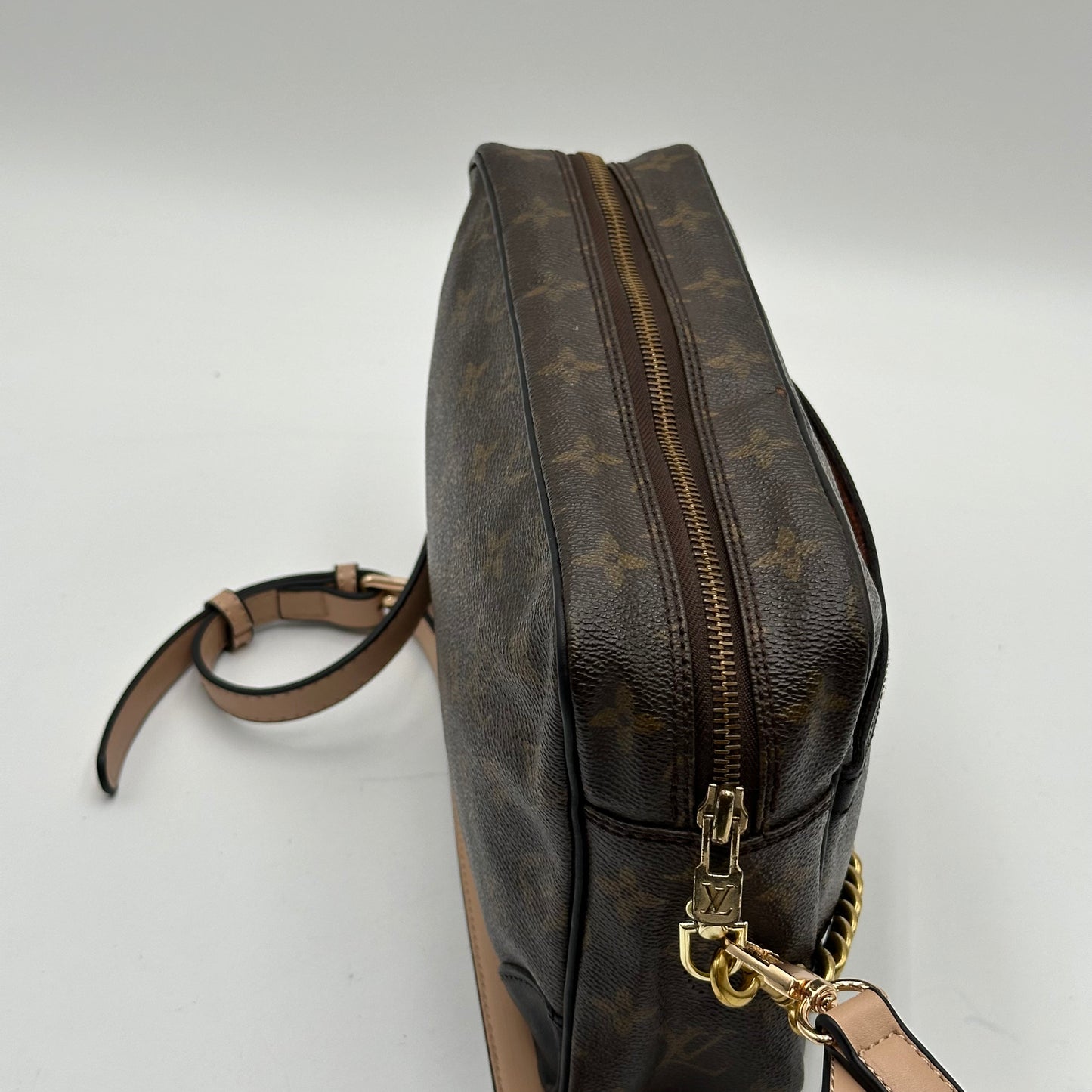 Authentic 2003 Louis Vuitton Monogram Trocadero 27 Crossbody