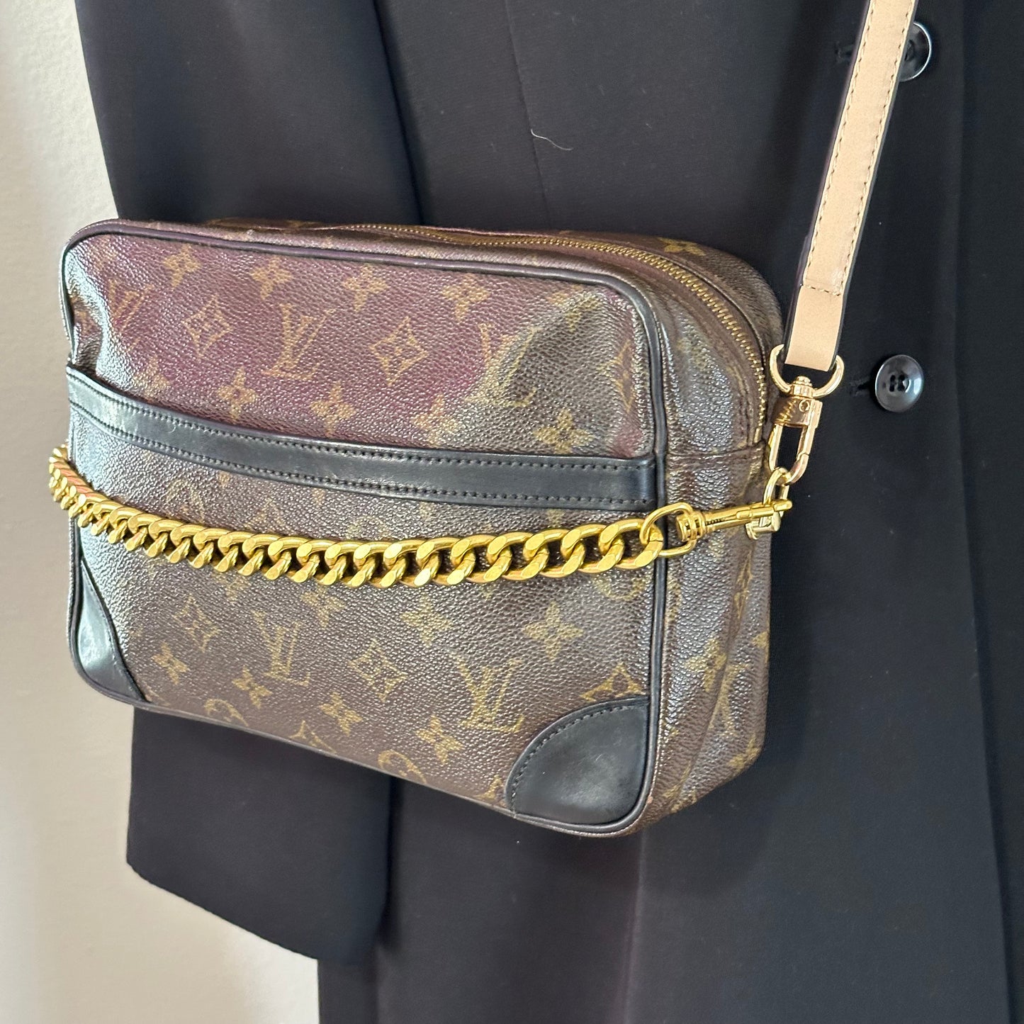 Authentic 2003 Louis Vuitton Monogram Trocadero 27 Crossbody