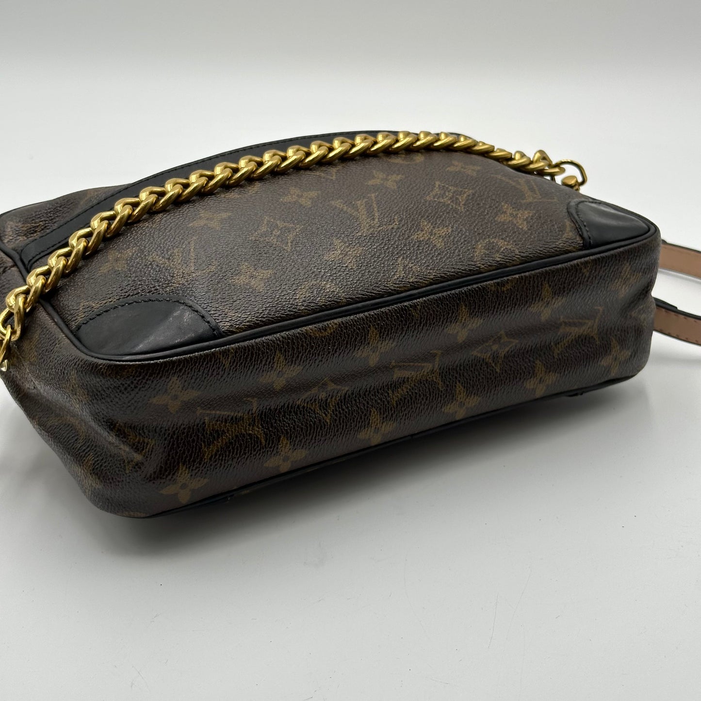 Authentic 2003 Louis Vuitton Monogram Trocadero 27 Crossbody