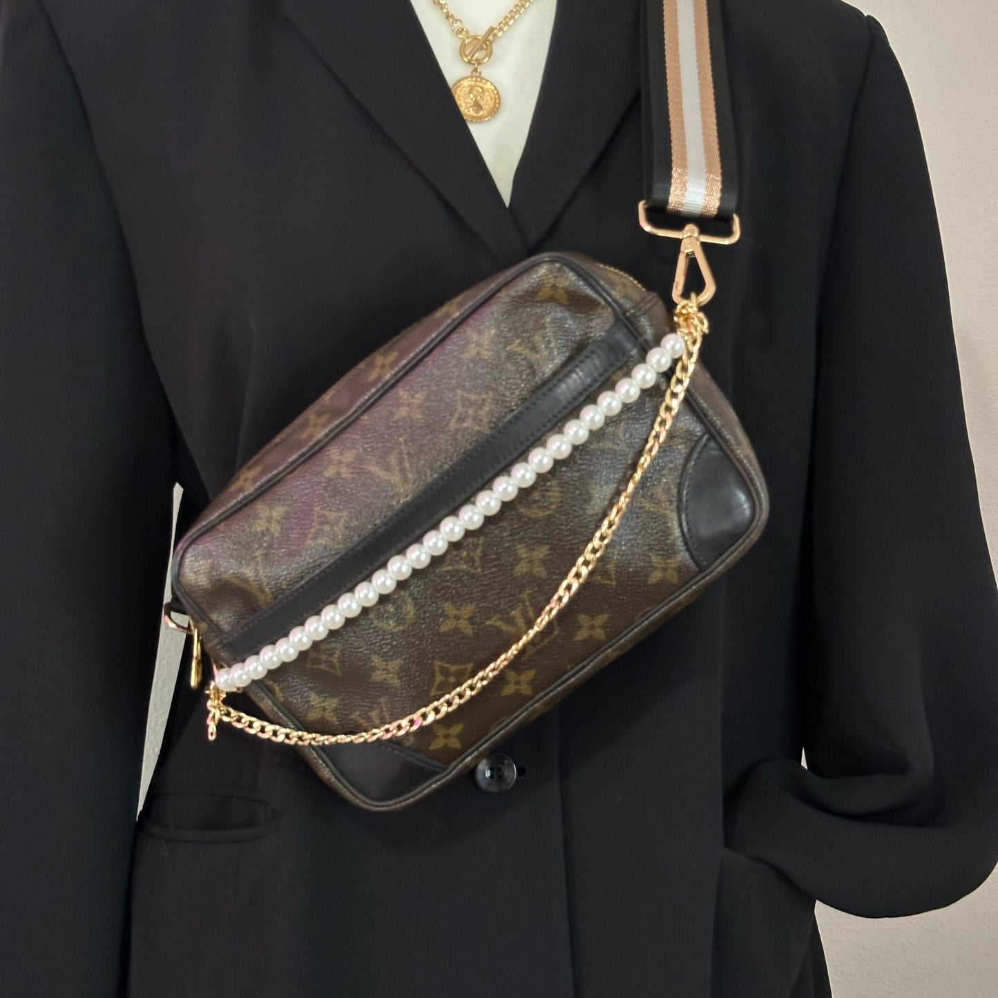 Authentic 1986 Louis Vuitton Monogram Trocadero 23 Crossbody