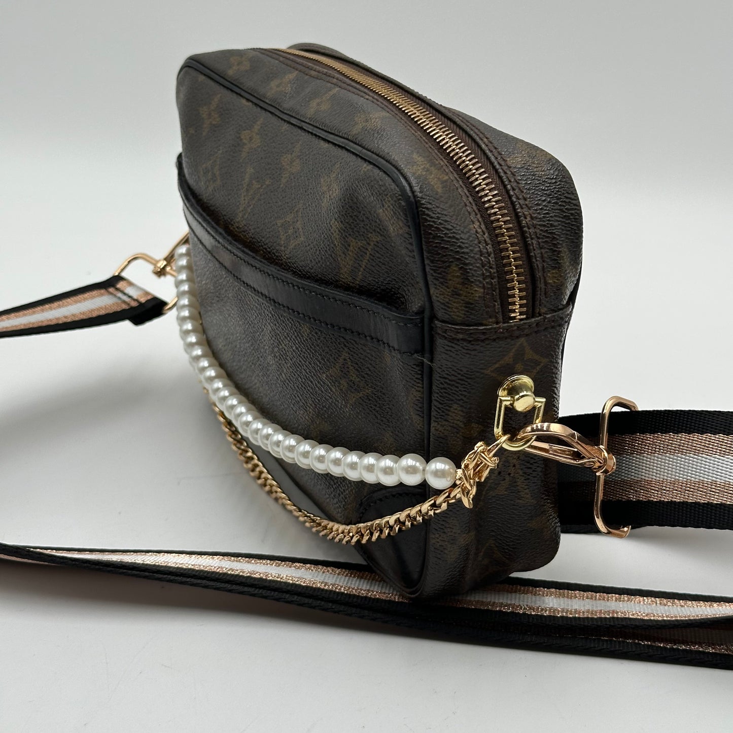 Authentic 1986 Louis Vuitton Monogram Trocadero 23 Crossbody